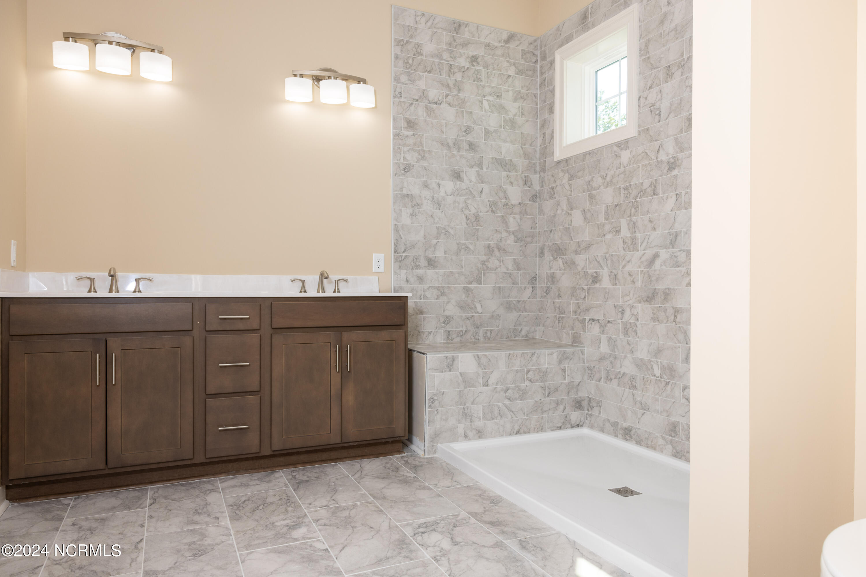 124 Prince Court Property Photo 11