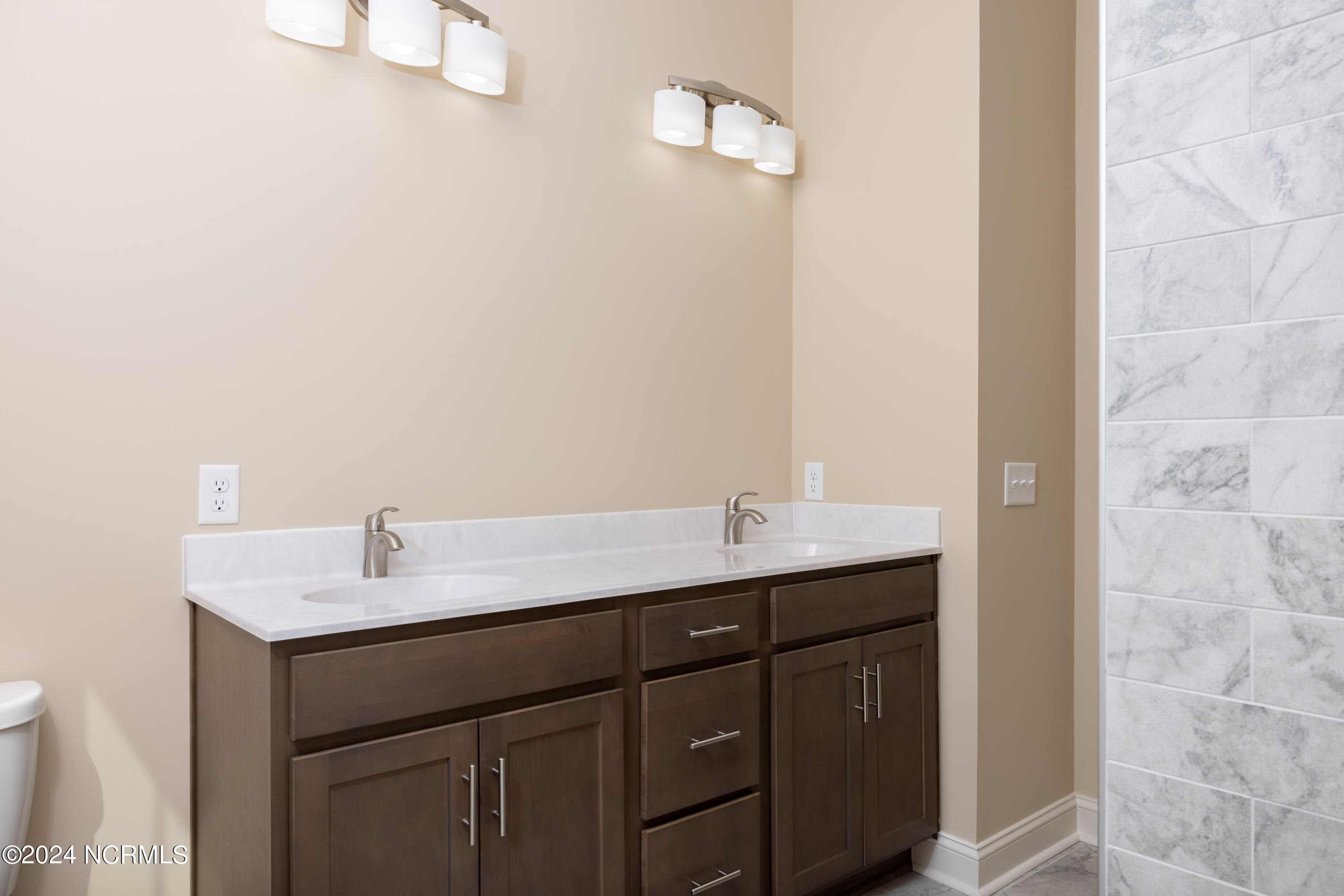 124 Prince Court Property Photo 18