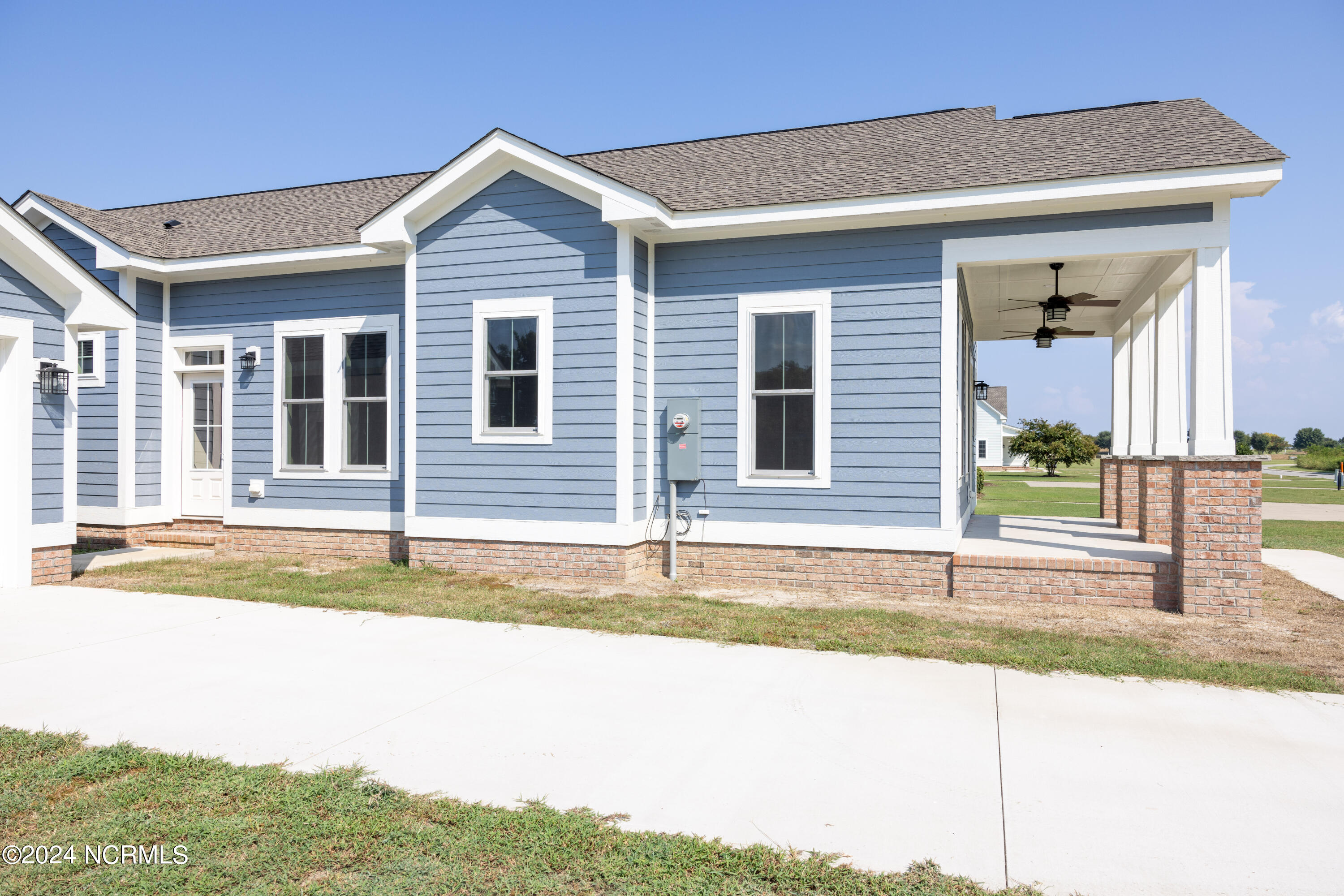 124 Prince Court Property Photo 32