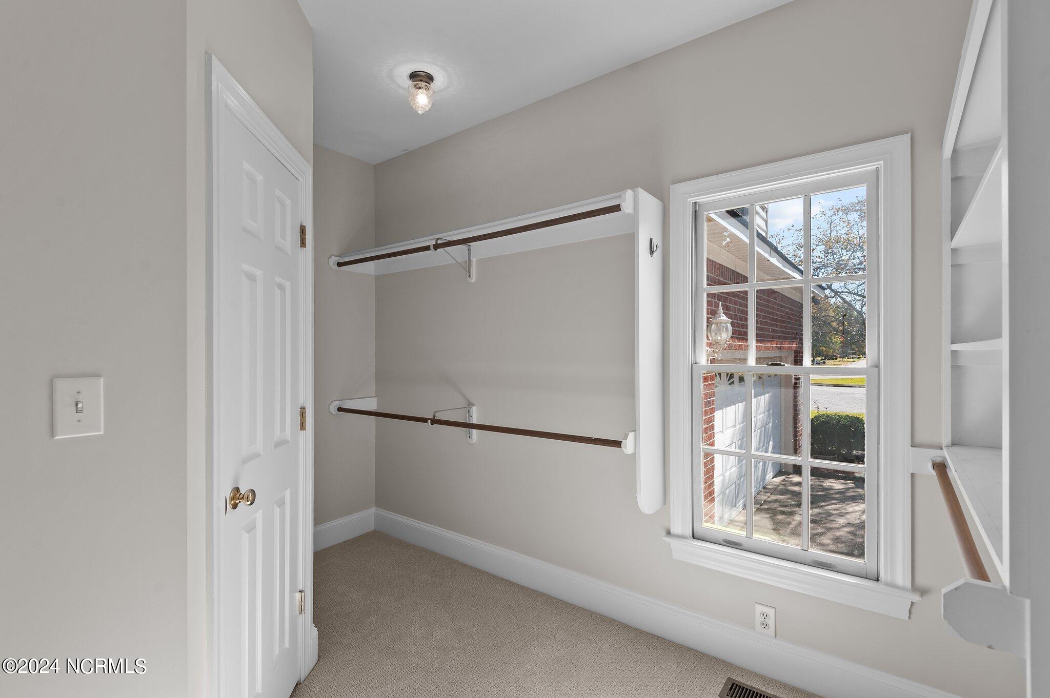 2205 Wolf Trap Circle Property Photo 39