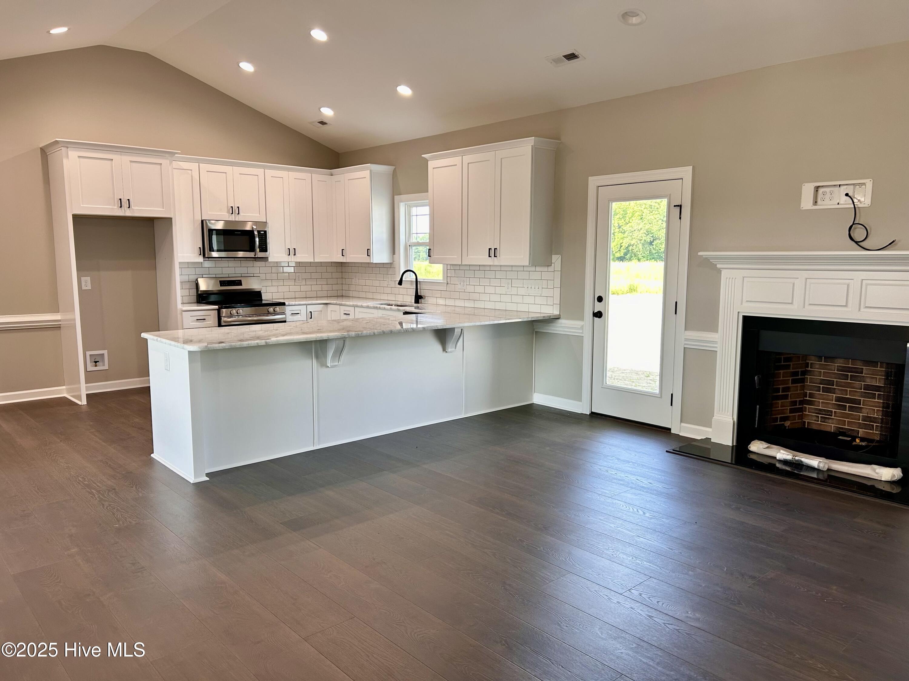 5116 Nc-111 Property Photo 3