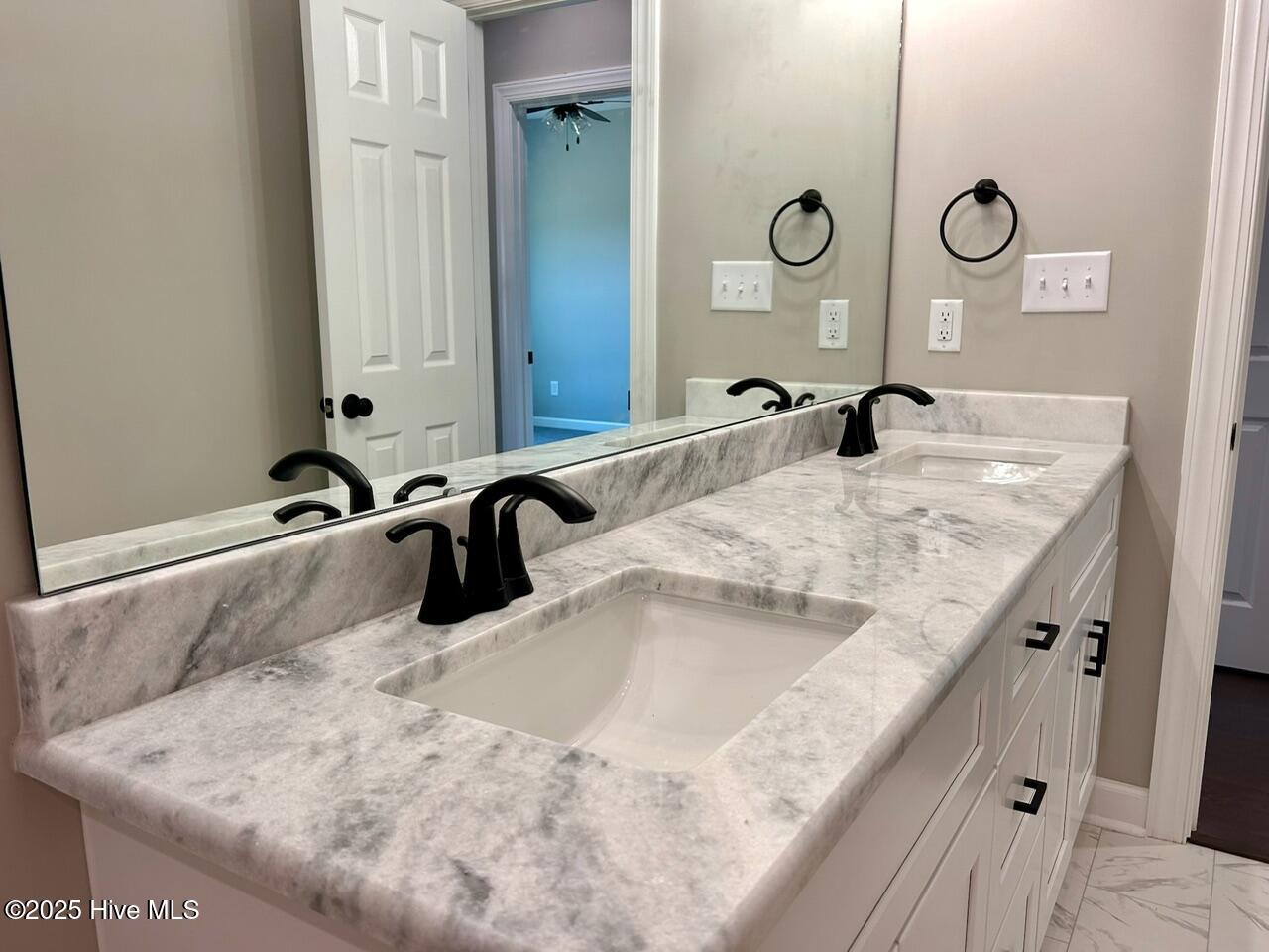 5116 Nc-111 Property Photo 12