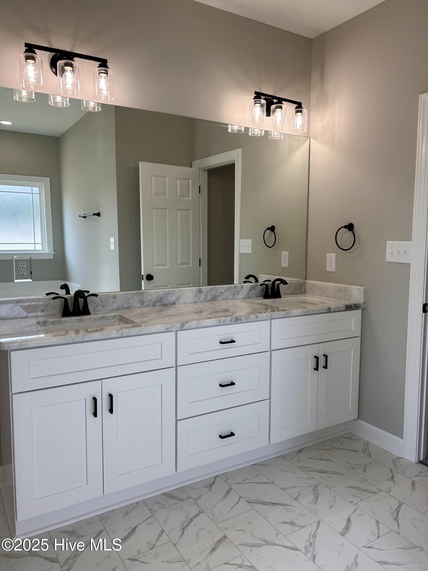 5116 Nc-111 Property Photo 14