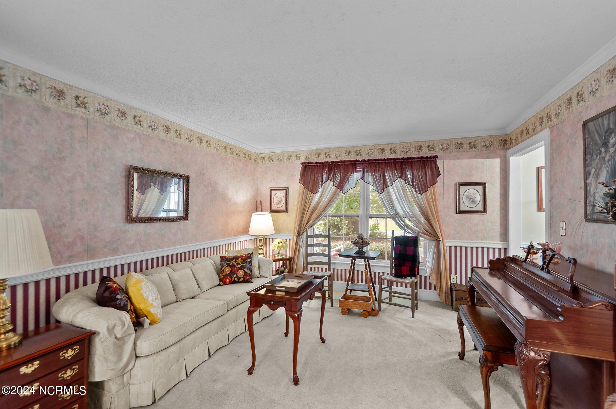 309 Windsor Road Property Photo 4