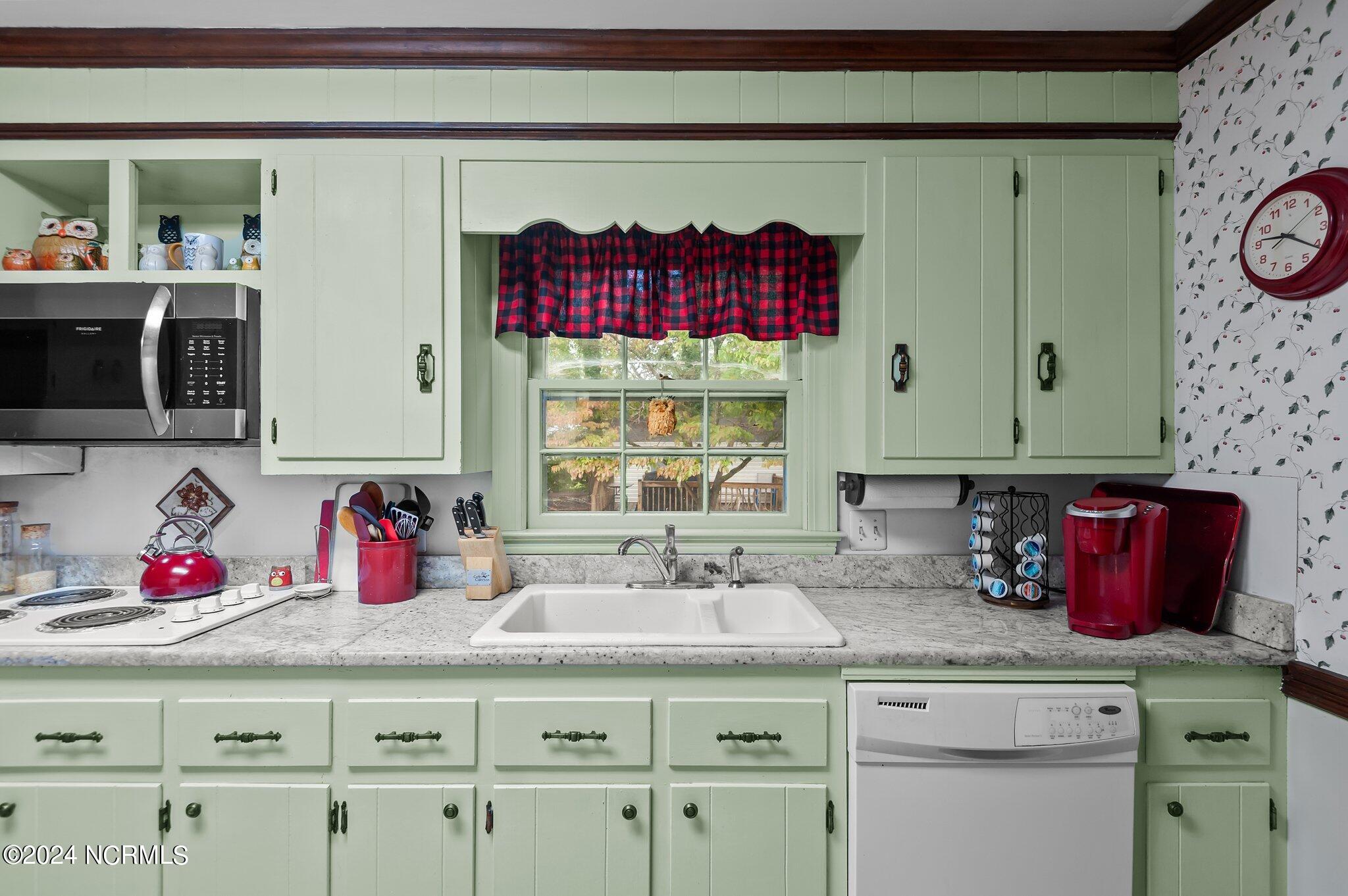309 Windsor Road Property Photo 10