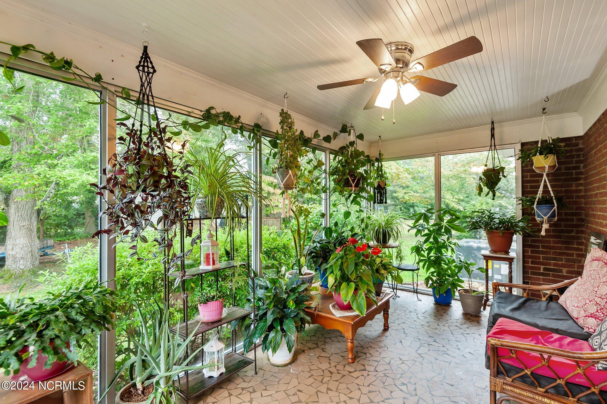 309 Windsor Road Property Photo 11