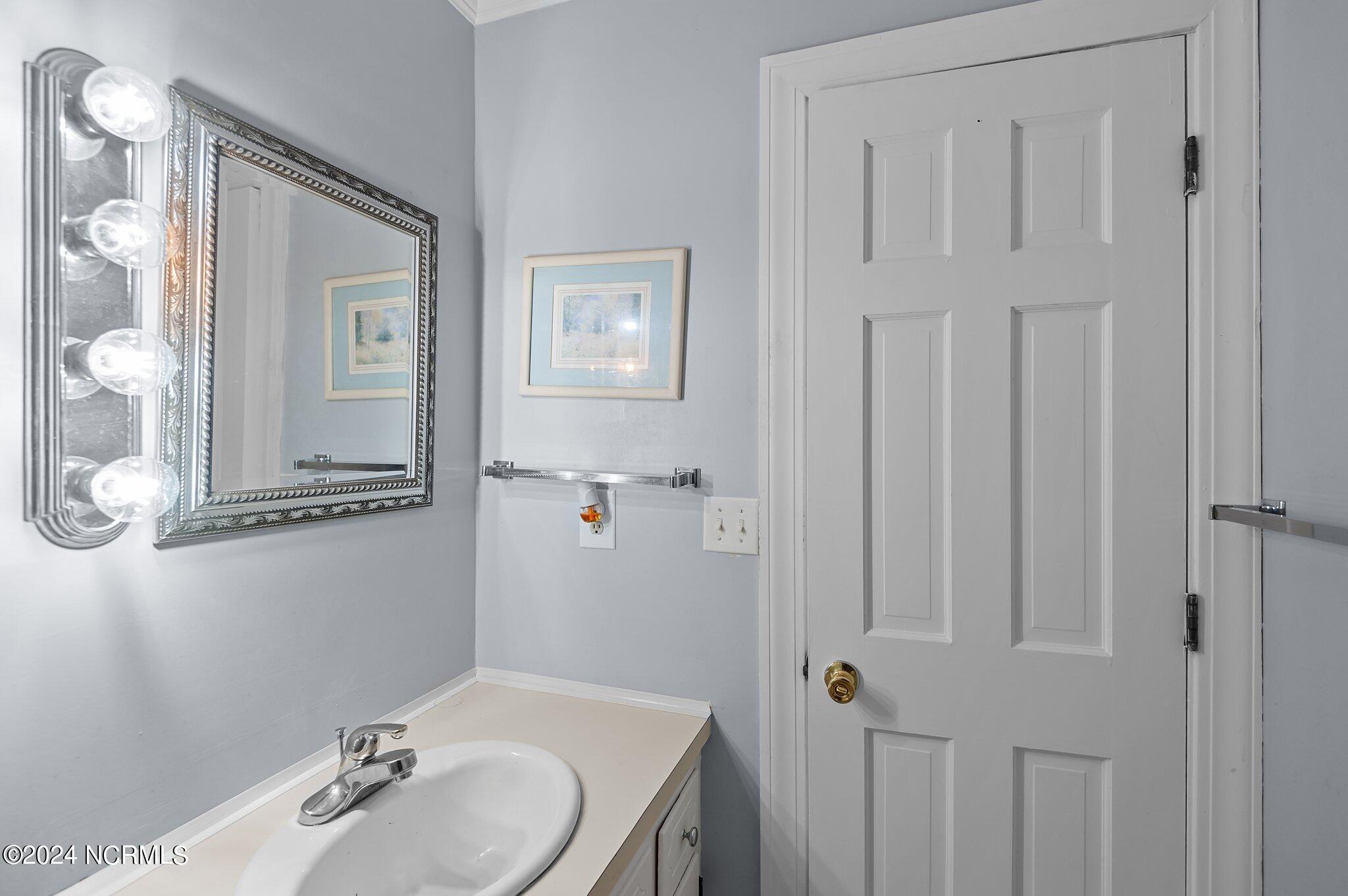 309 Windsor Road Property Photo 17