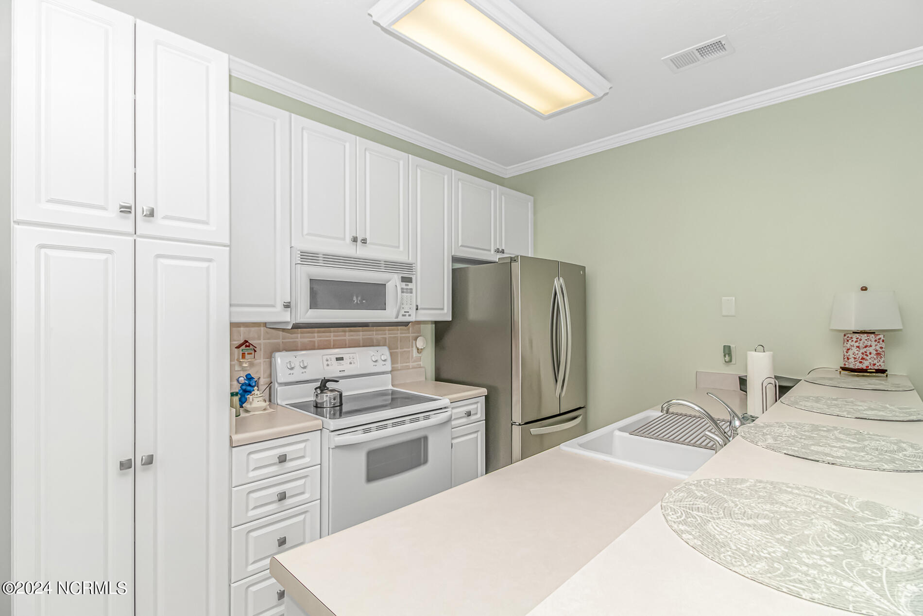 4516 N Plantation Harbour Drive H-12 Property Photo 5