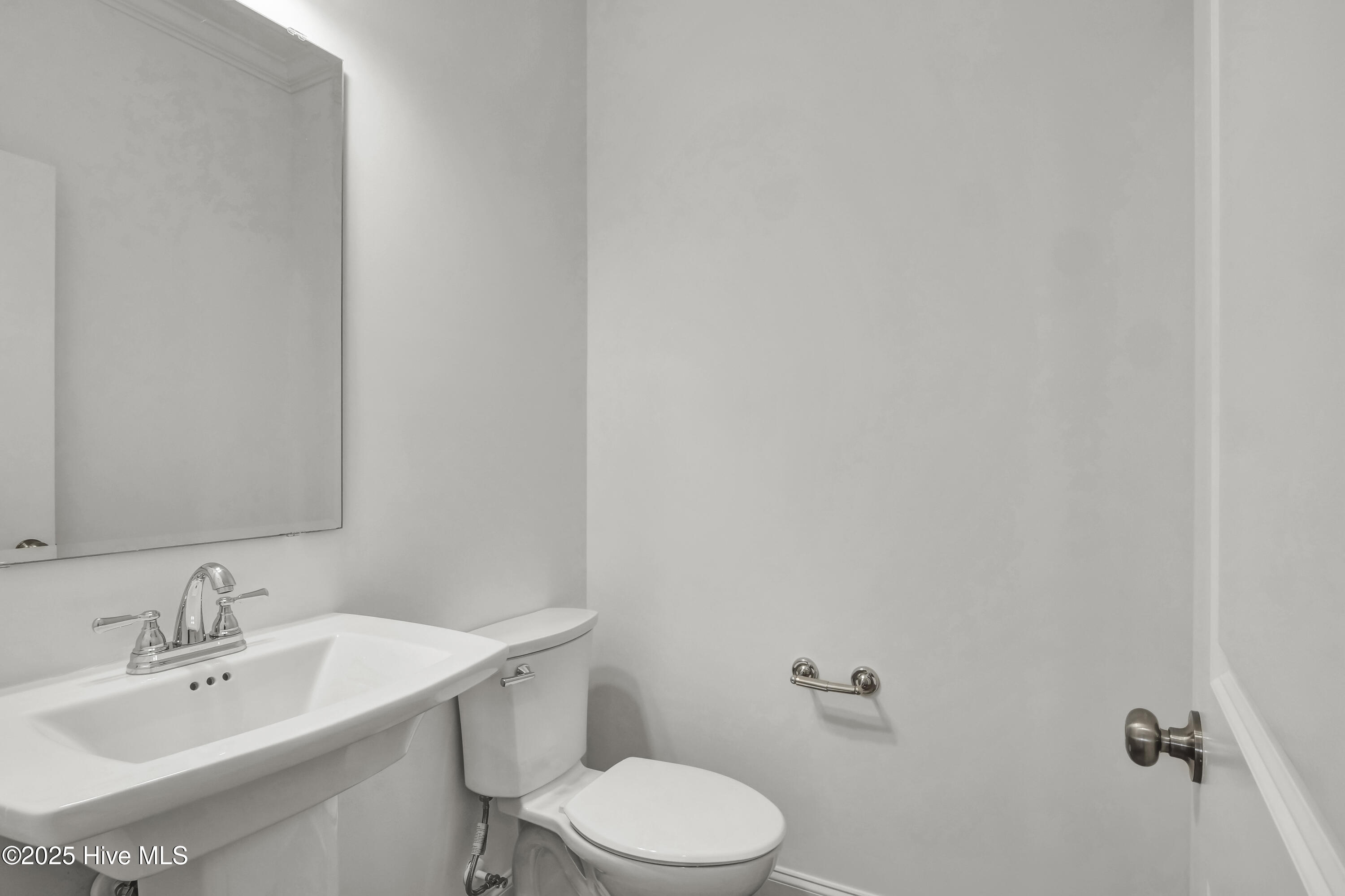 2723 Longleaf Pine Circle Property Photo 5