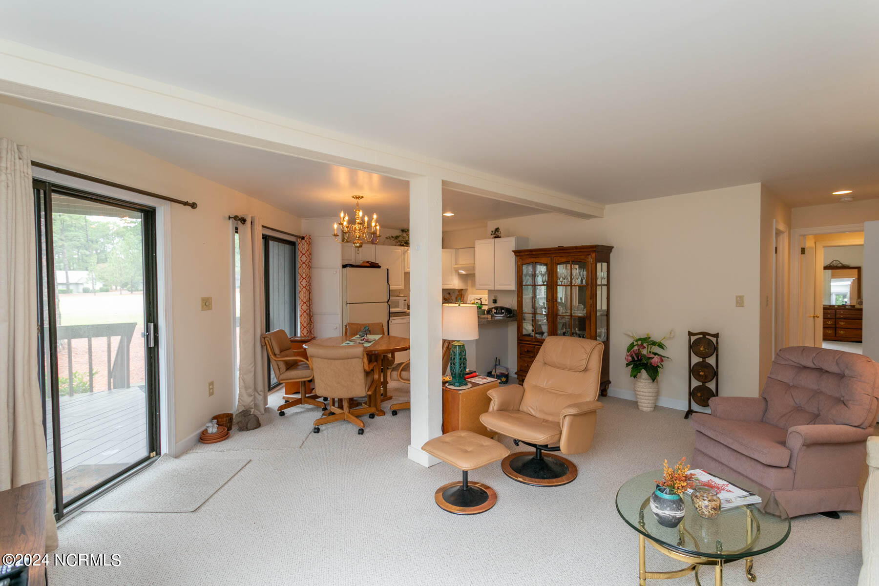 213 Foxkroft Drive Property Photo 4
