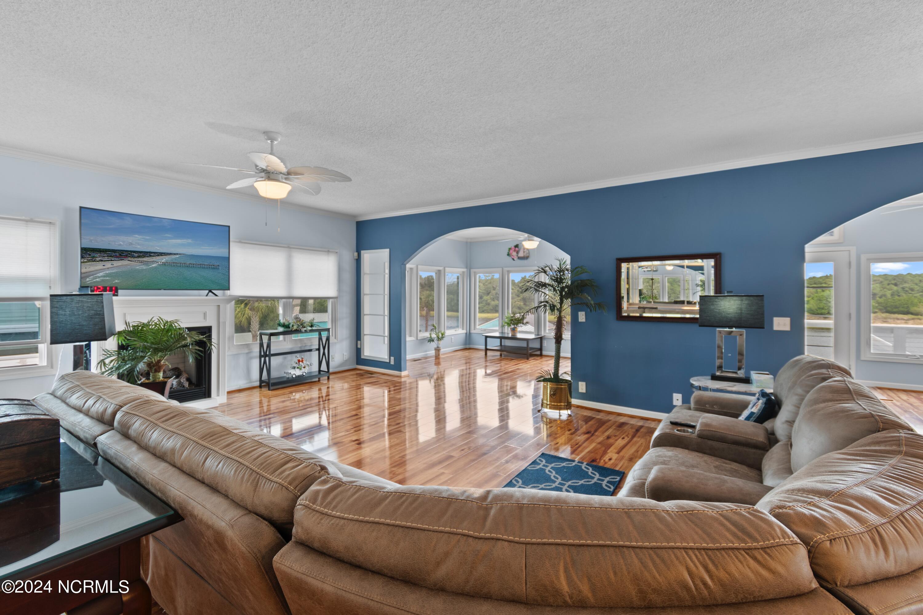 404 W Yacht Drive Property Photo 6