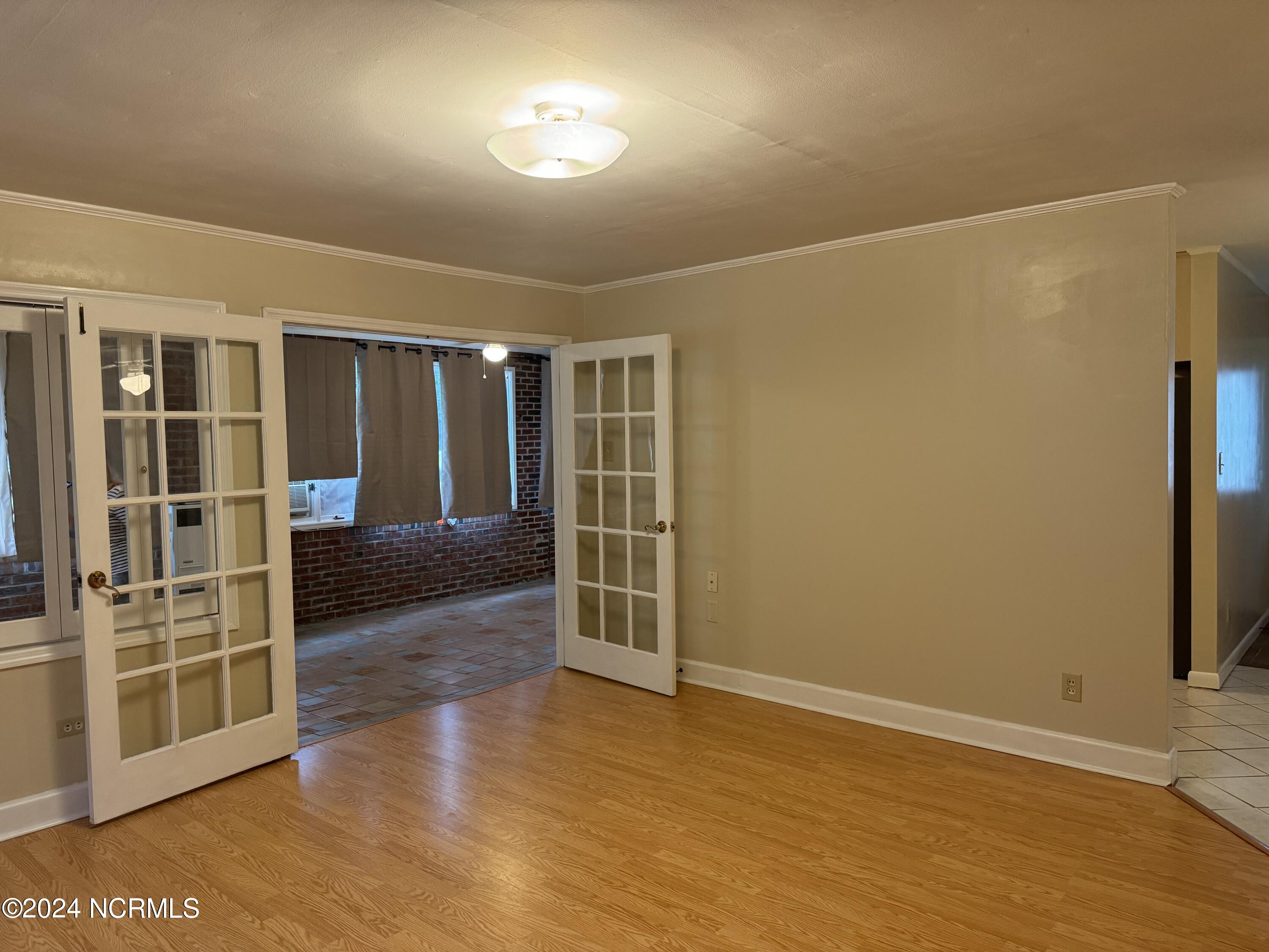 136 S Oak Forest Road Property Photo 4