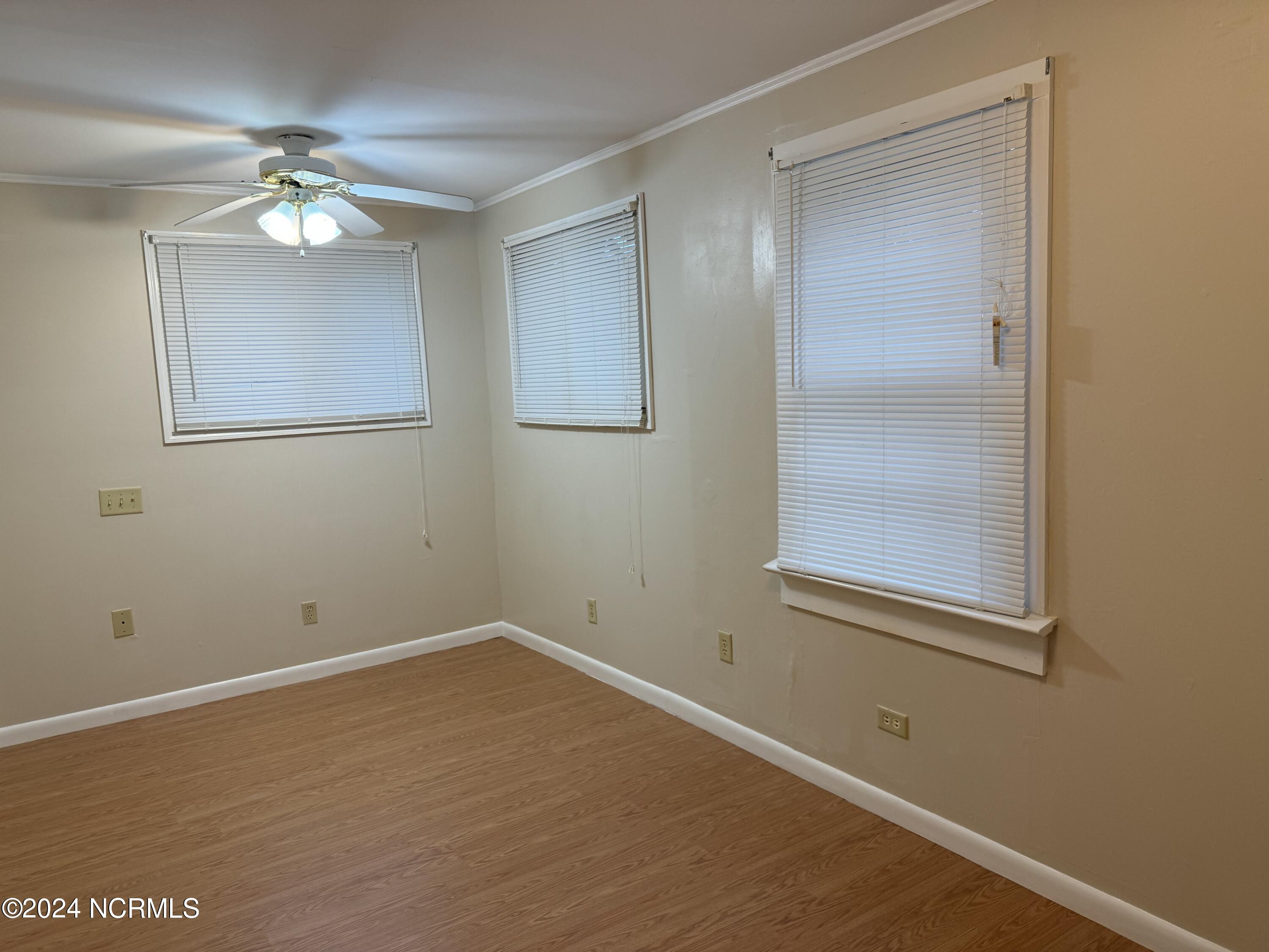 136 S Oak Forest Road Property Photo 6