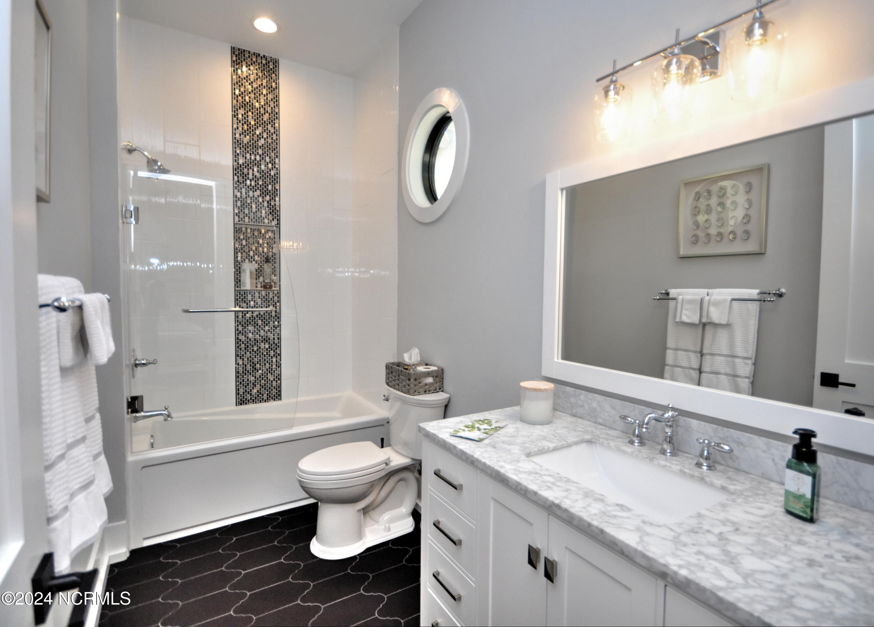 1231 Hidden Shores Drive Property Photo 44
