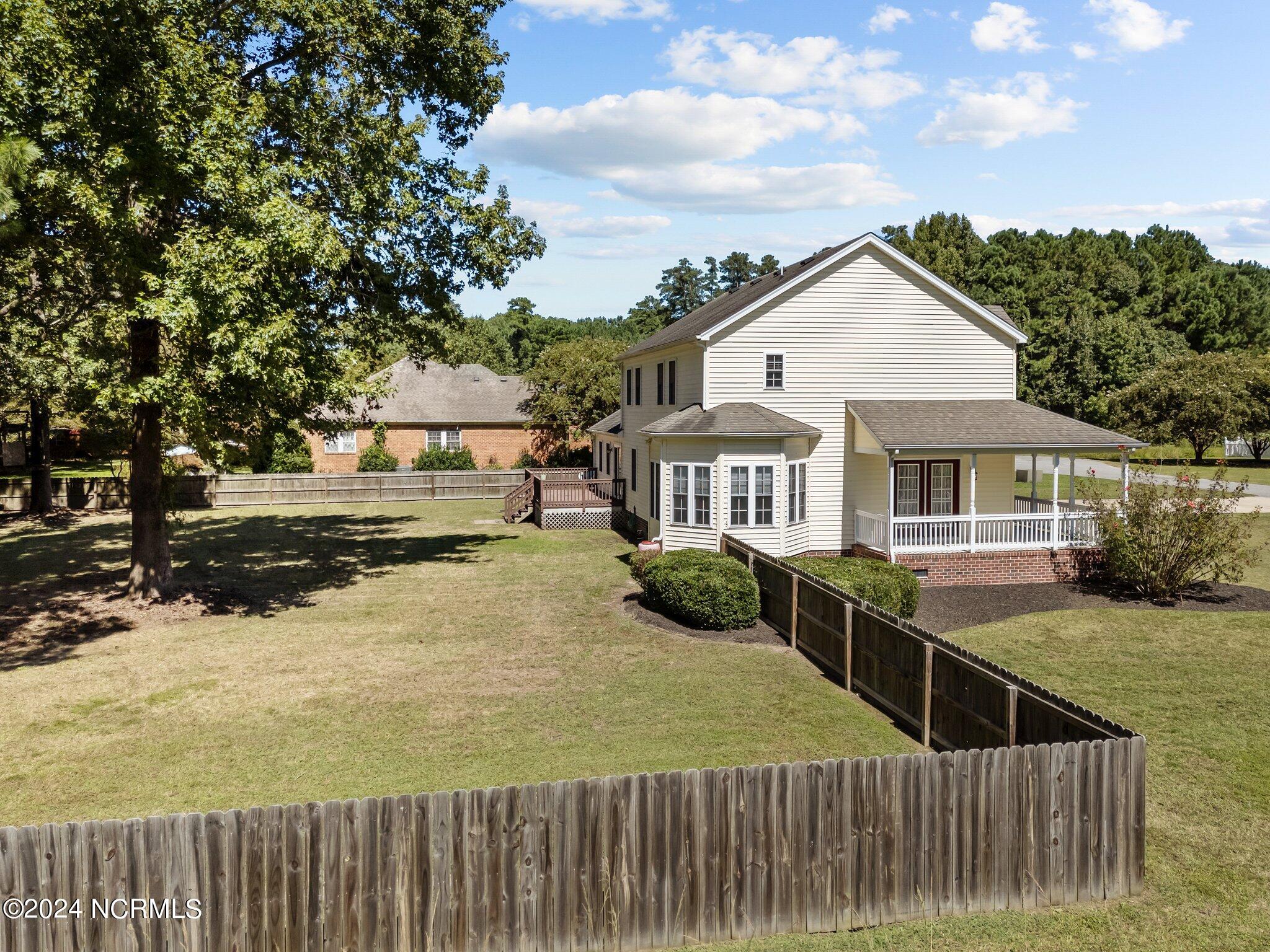 803 Lister Chase Property Photo 4