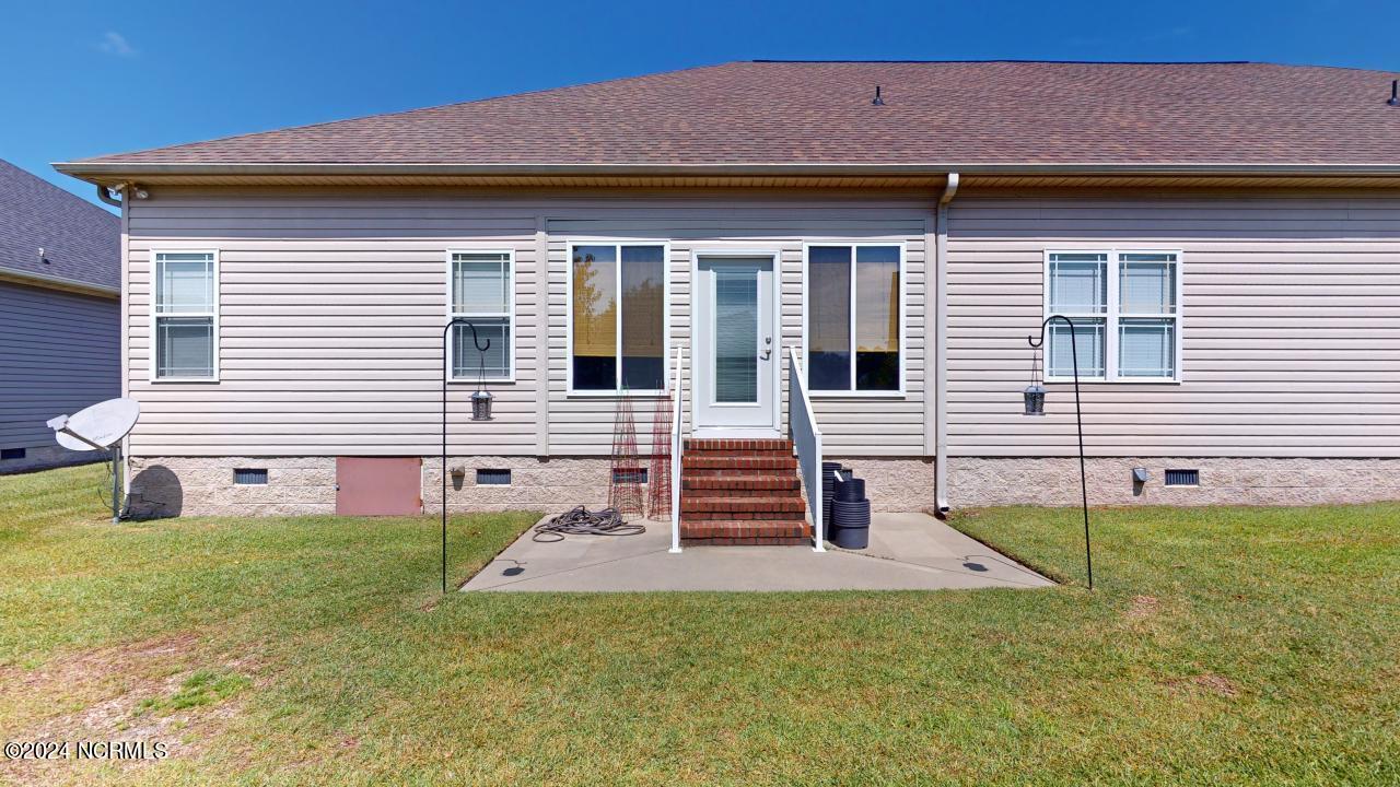 214 King's Way Property Photo 5