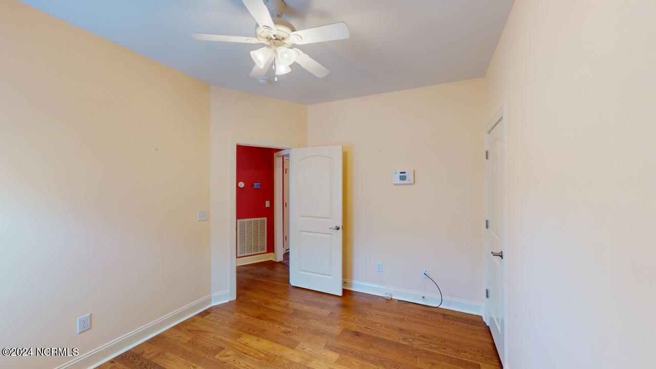 214 King's Way Property Photo 8