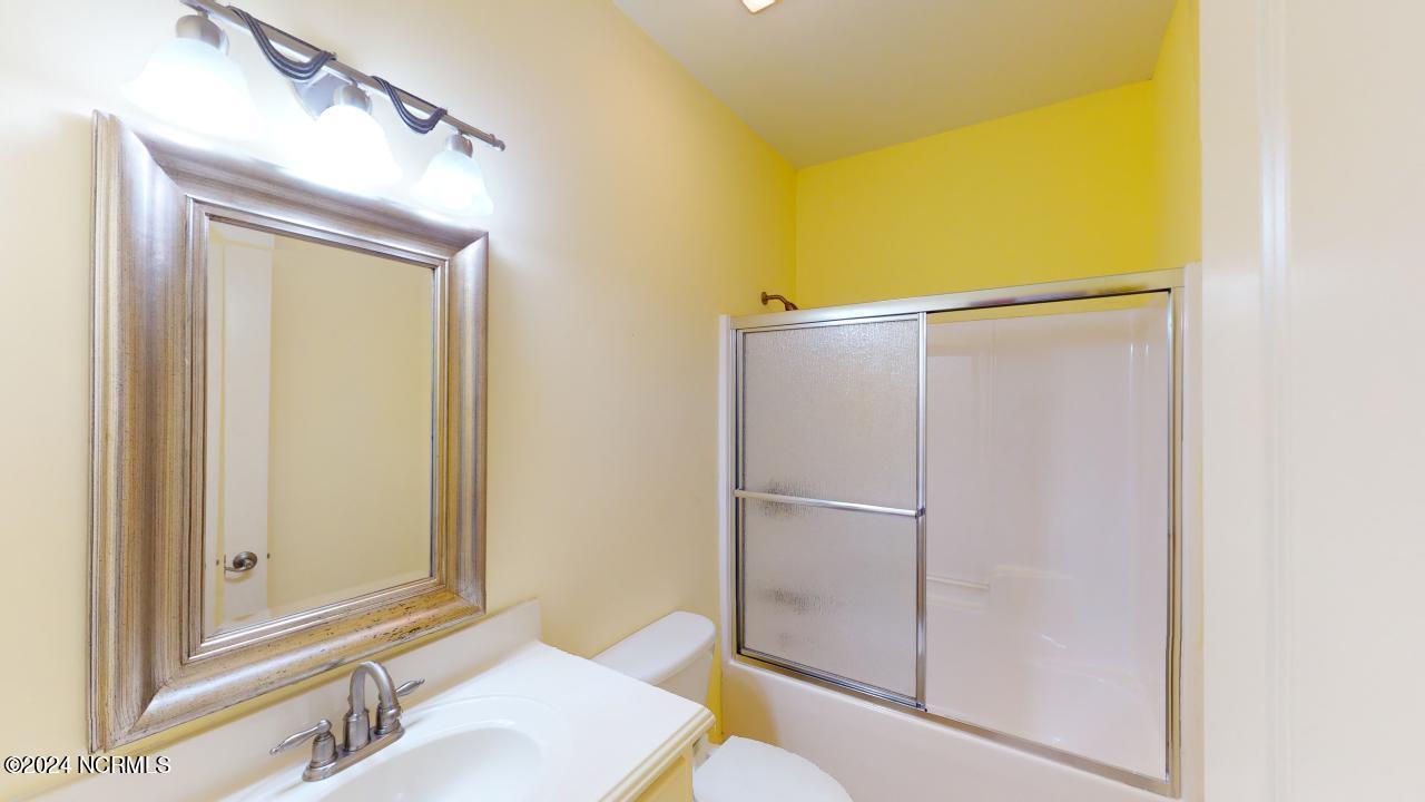 214 King's Way Property Photo 9
