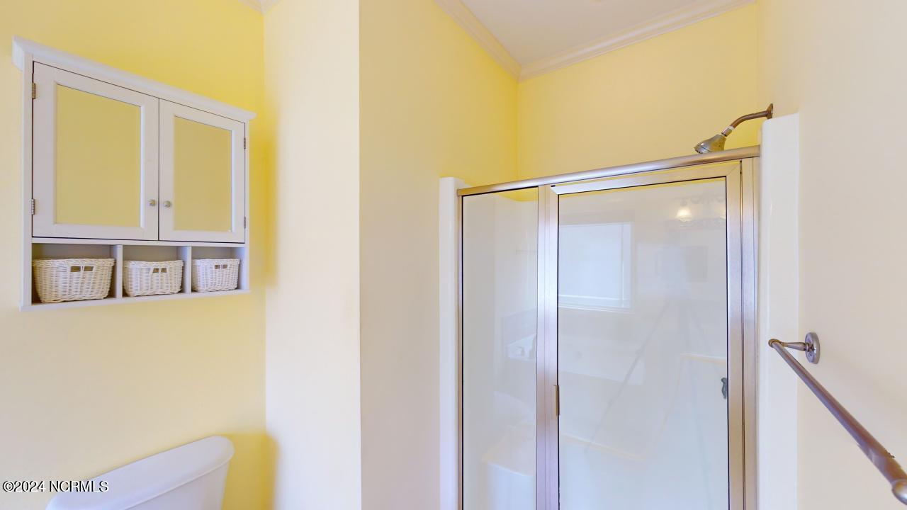 214 King's Way Property Photo 15