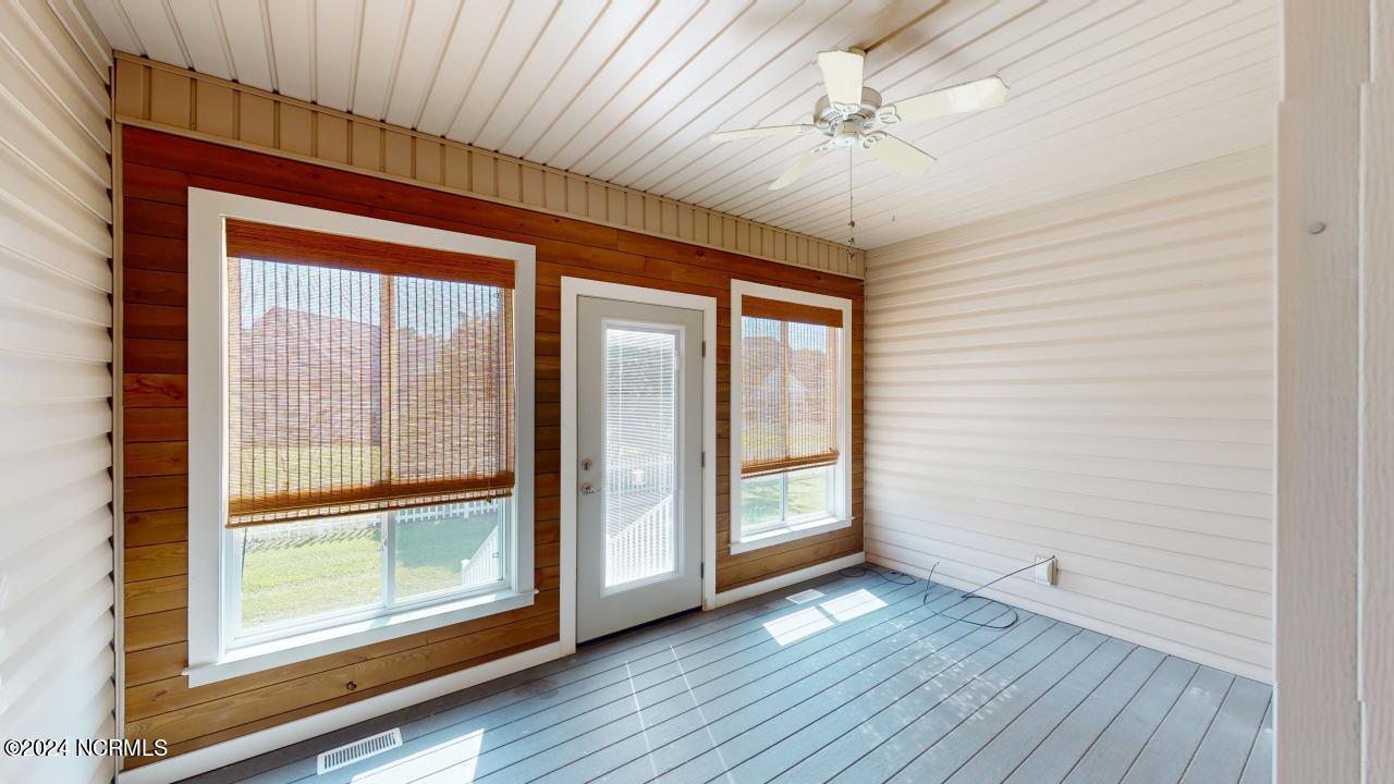 214 King's Way Property Photo 17