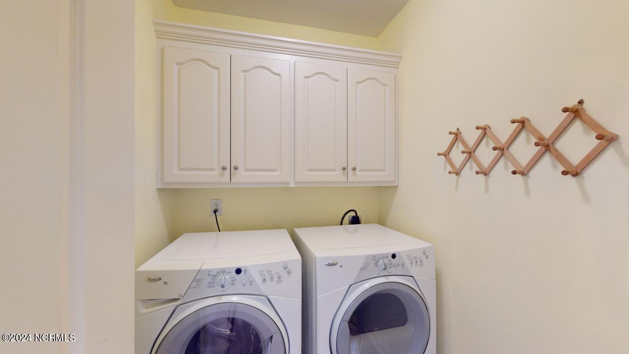 214 King's Way Property Photo 22