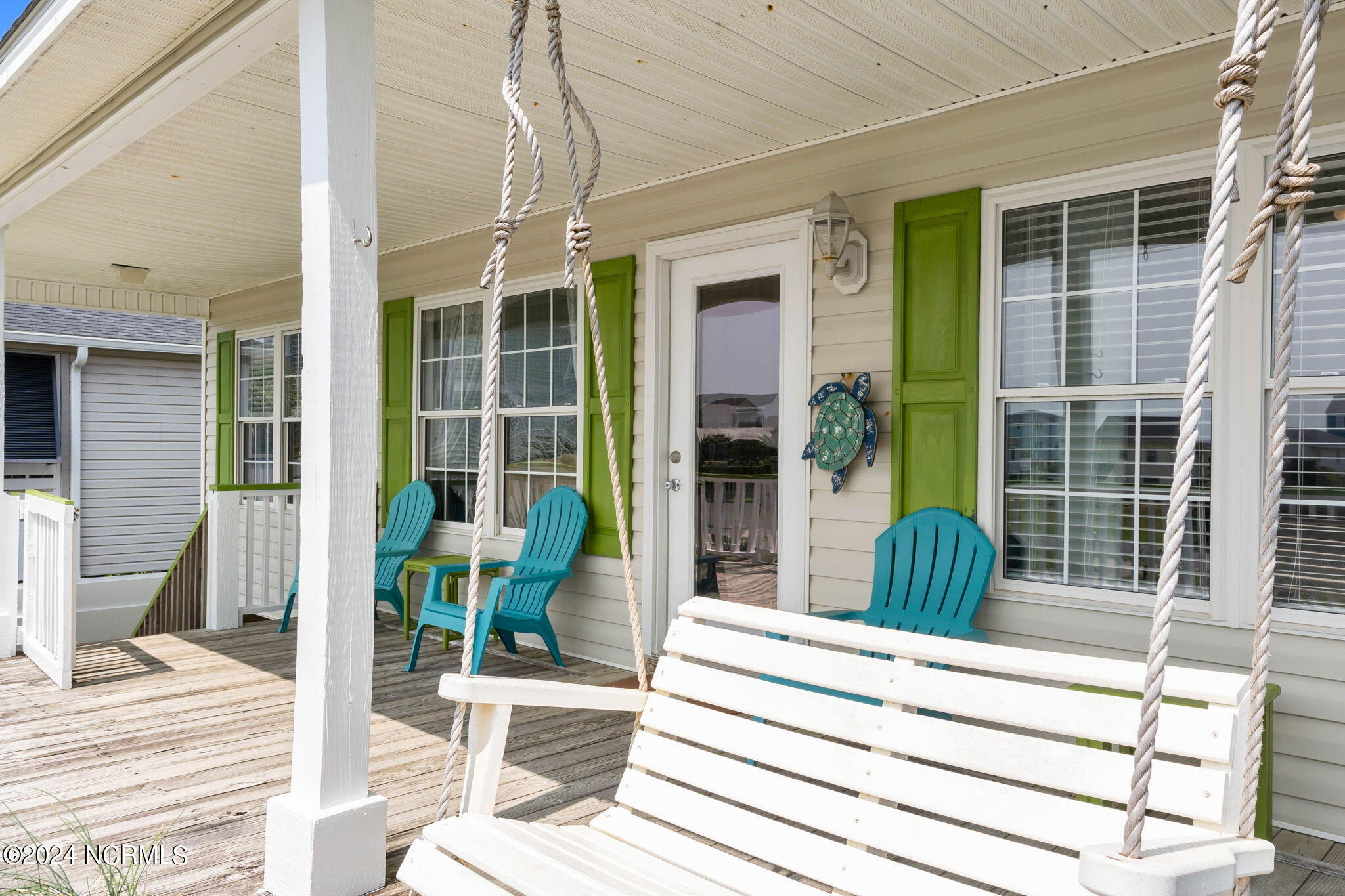 1126 E Dolphin Drive Property Photo 3