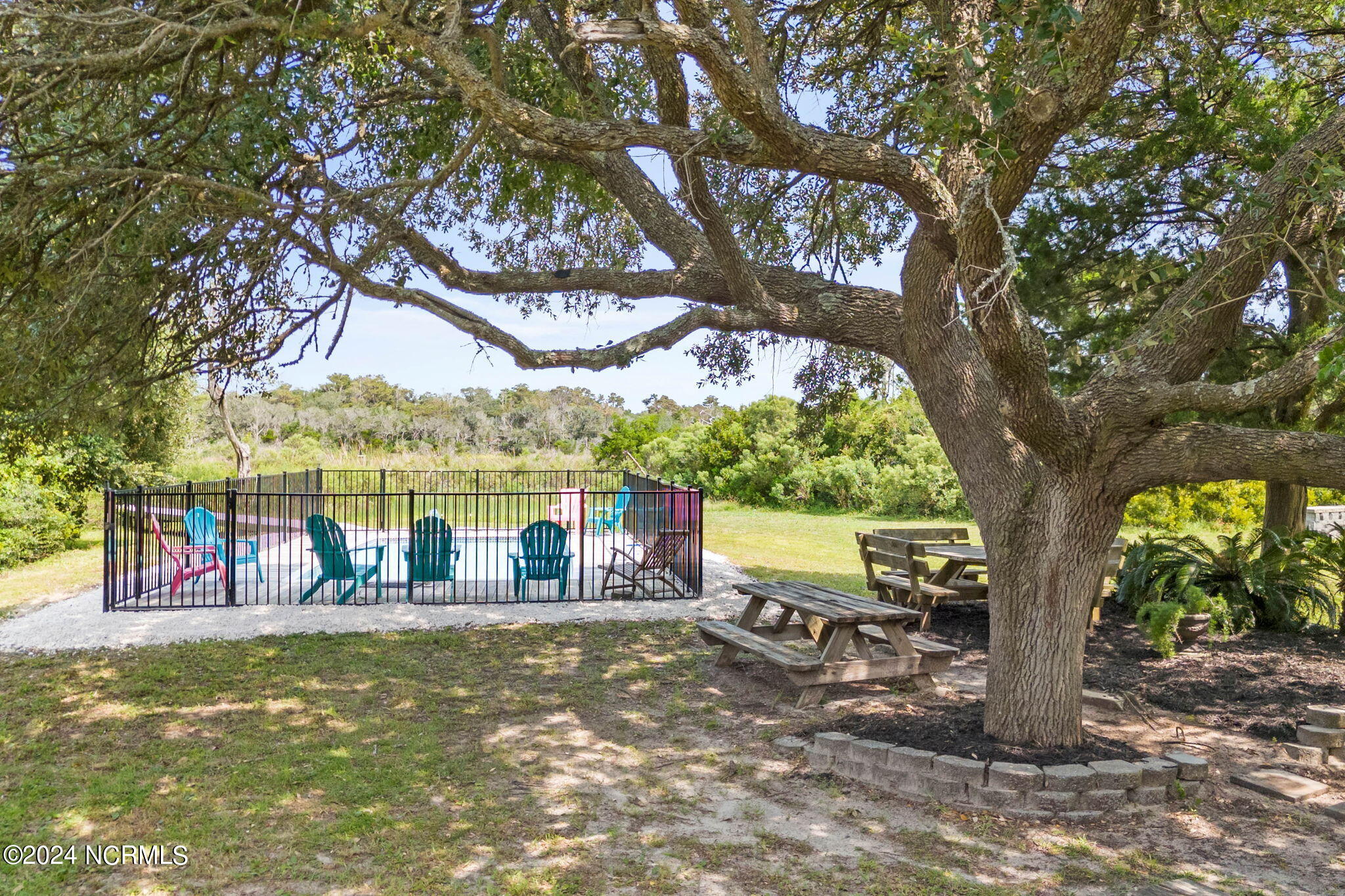 1126 E Dolphin Drive Property Photo 6