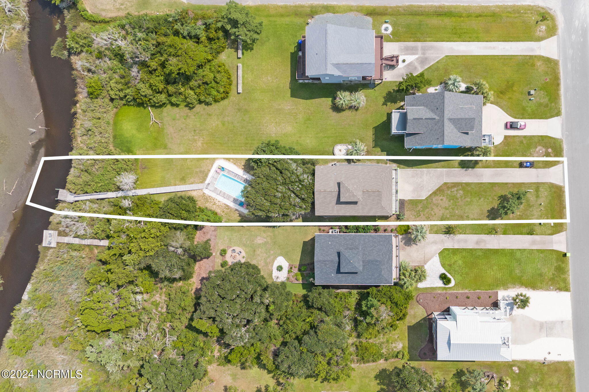 1126 E Dolphin Drive Property Photo 10
