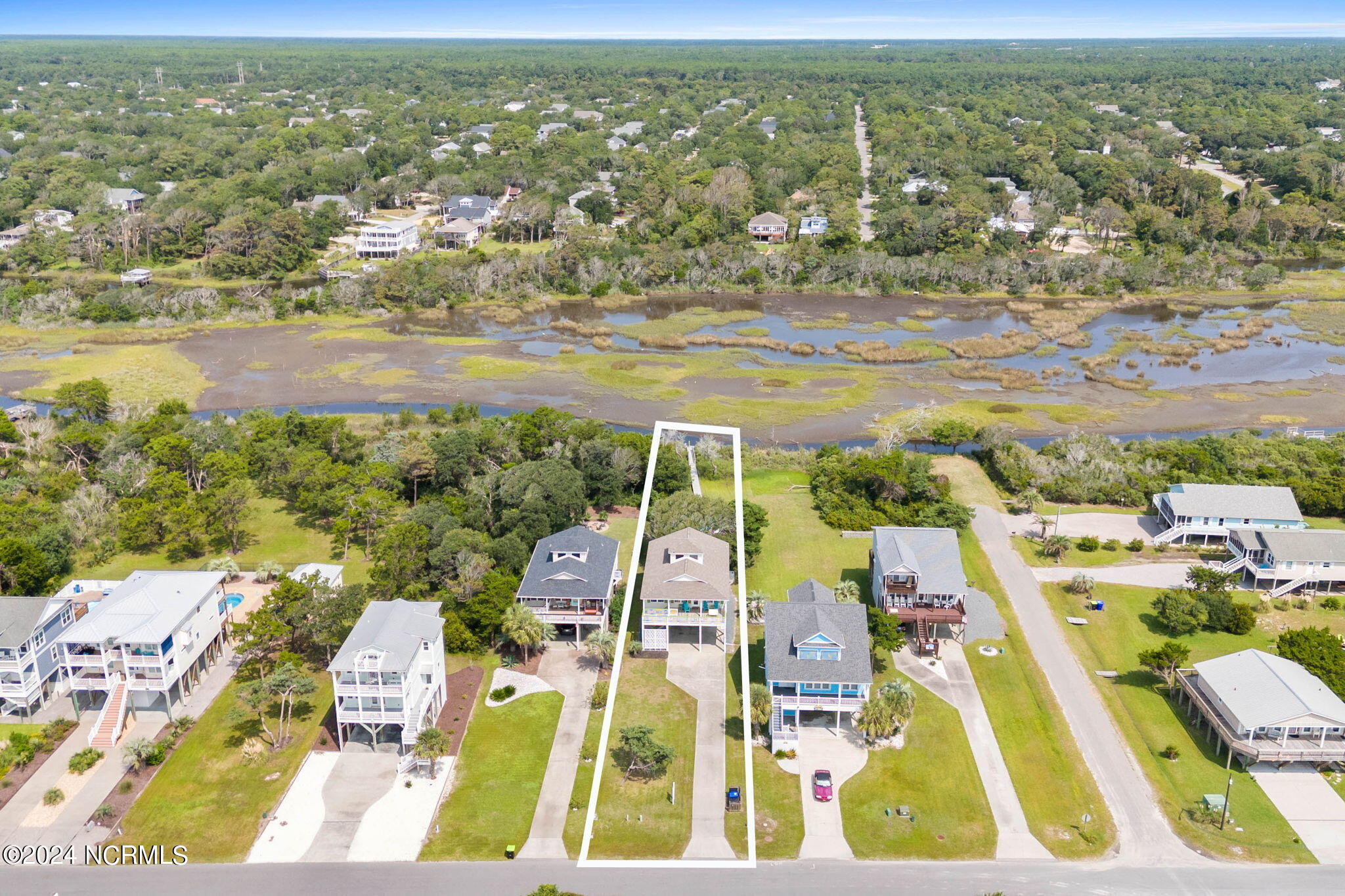 1126 E Dolphin Drive Property Photo 13