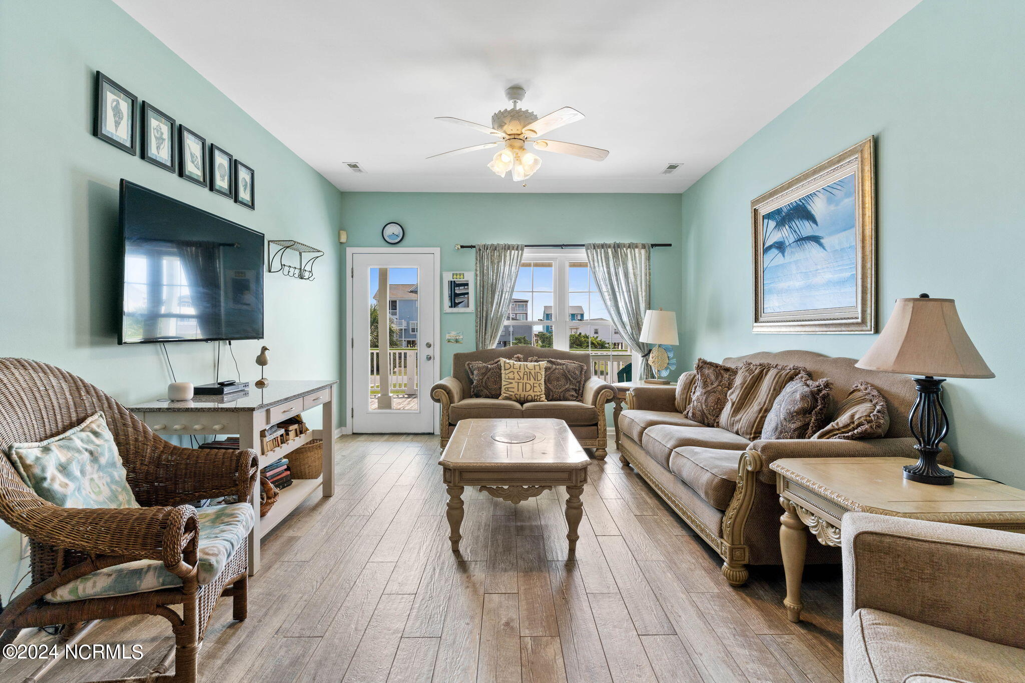 1126 E Dolphin Drive Property Photo 14