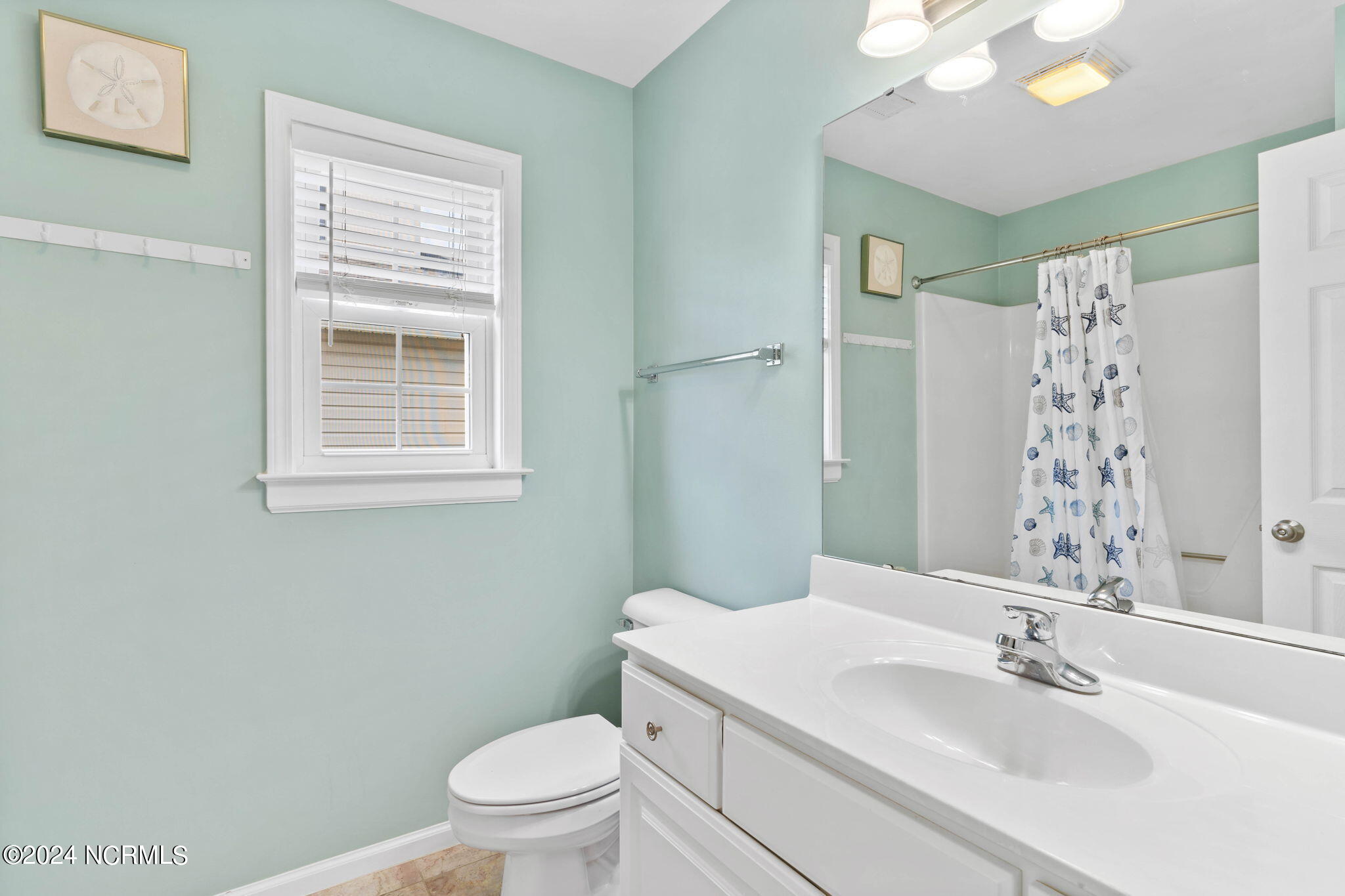1126 E Dolphin Drive Property Photo 25