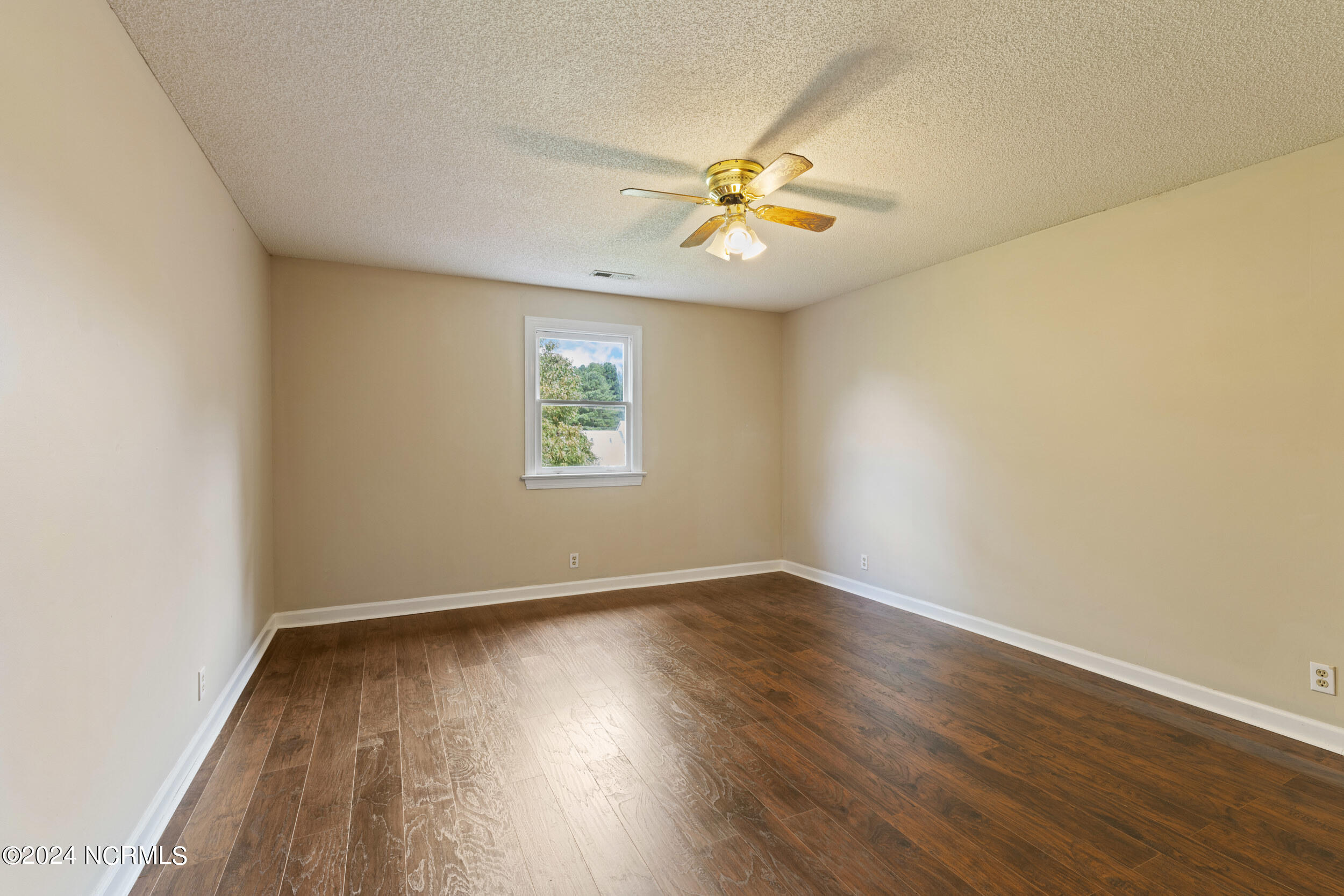 1912 Nc-111 Property Photo 32