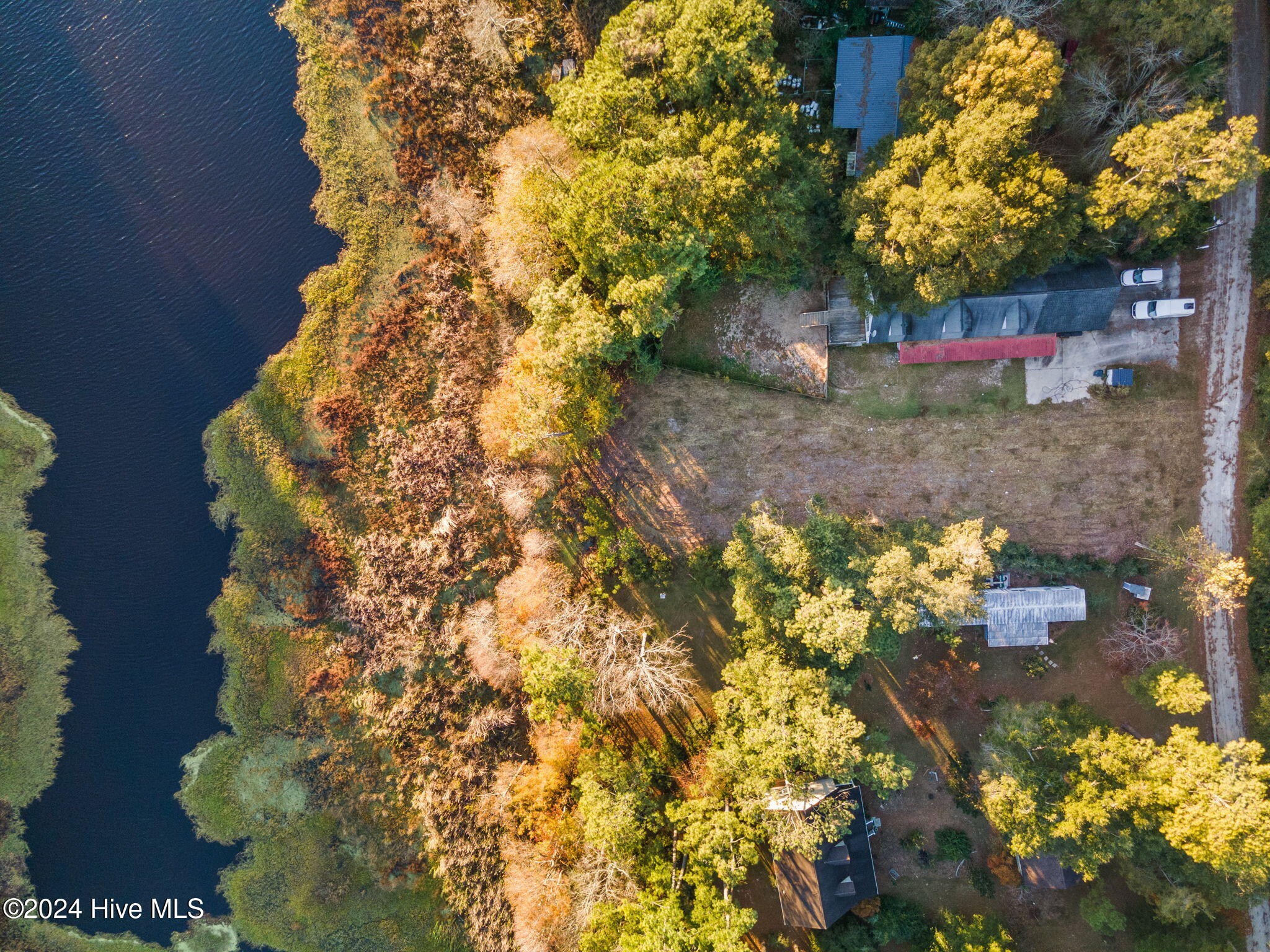 690 Sunset Lakes Boulevard Property Photo 3