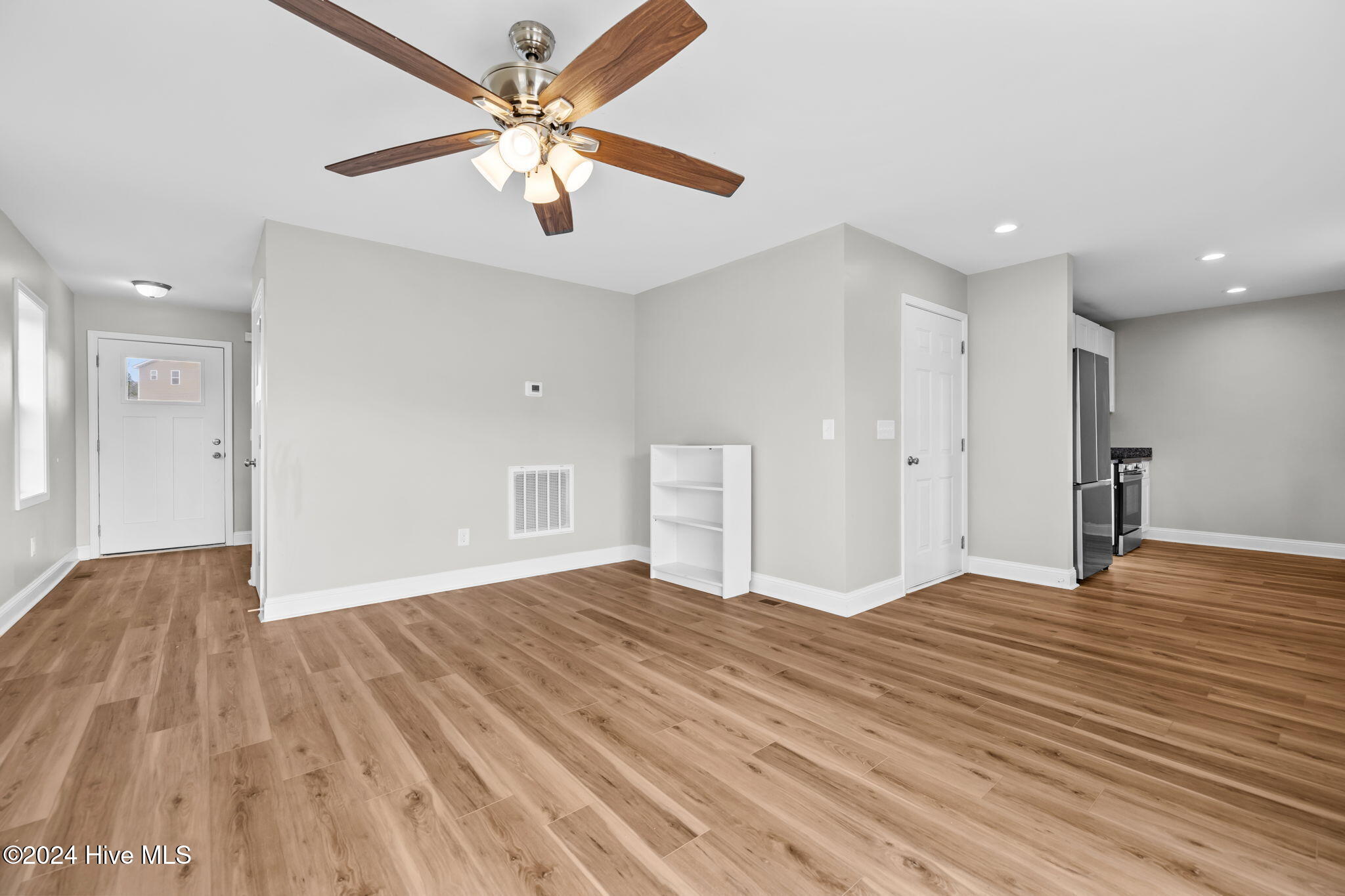 912 Allstar Avenue Property Photo 8