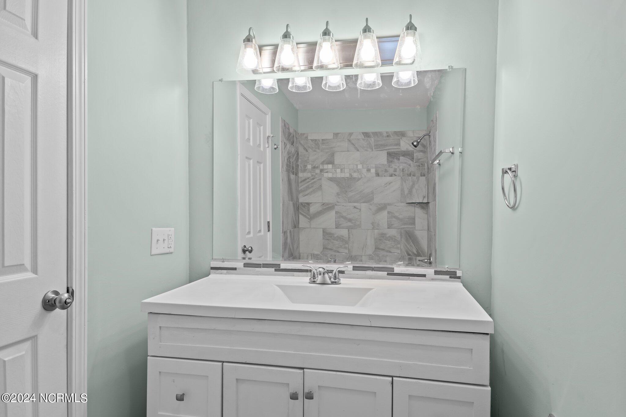 126 English Street Property Photo 23