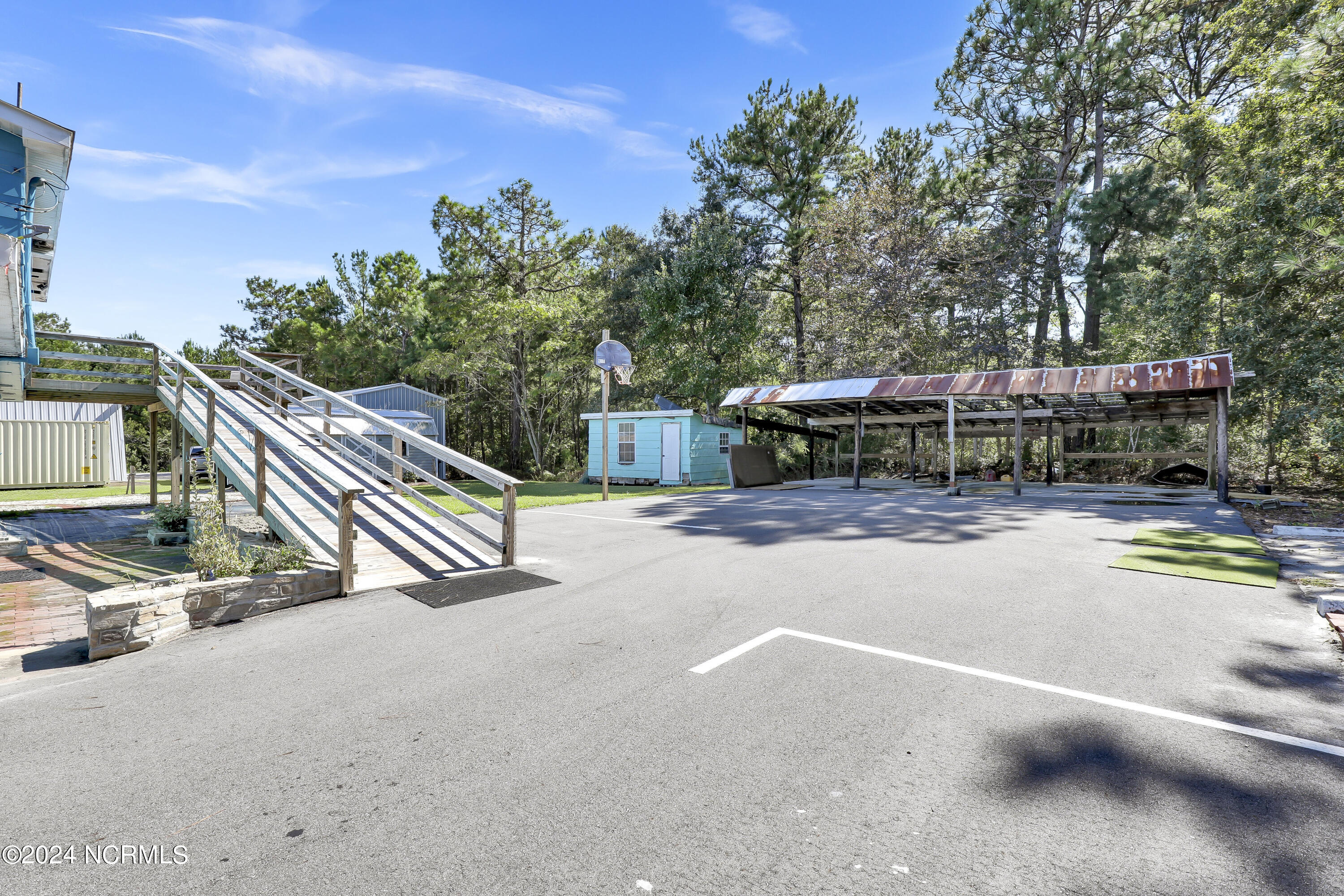 892 Hwy 210 Property Photo 5