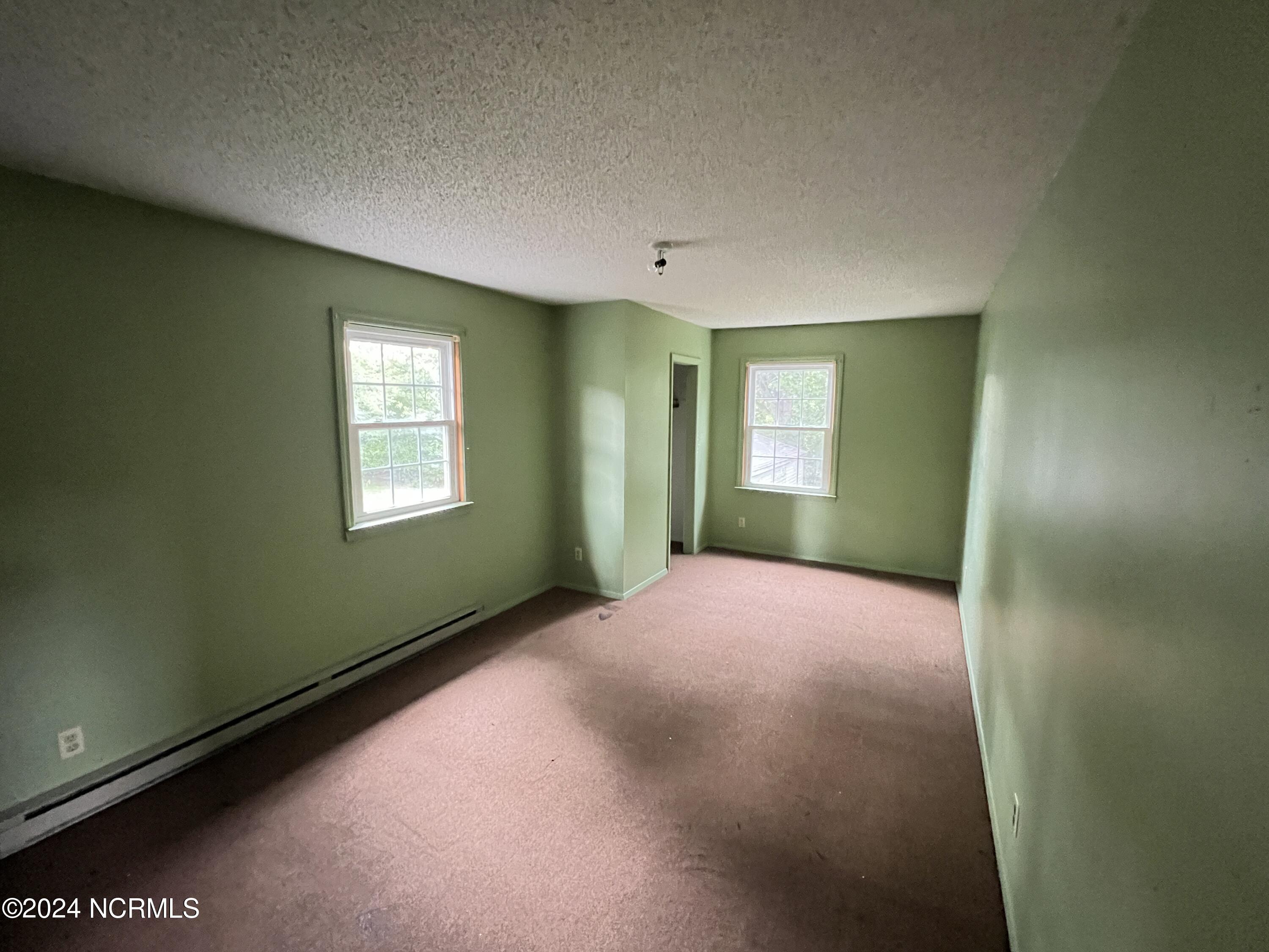 205 E Pinewood Street Property Photo 2