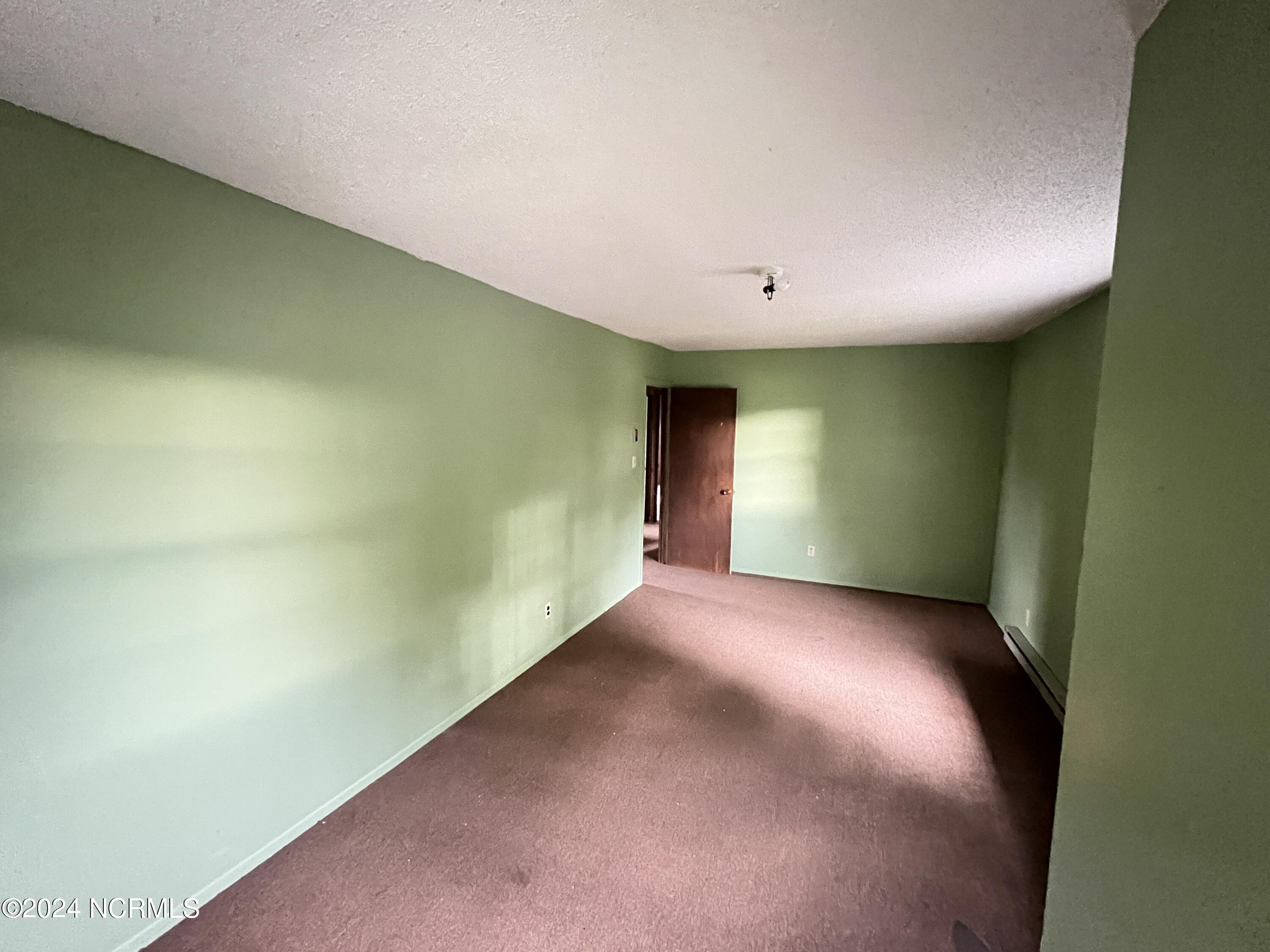 205 E Pinewood Street Property Photo 3