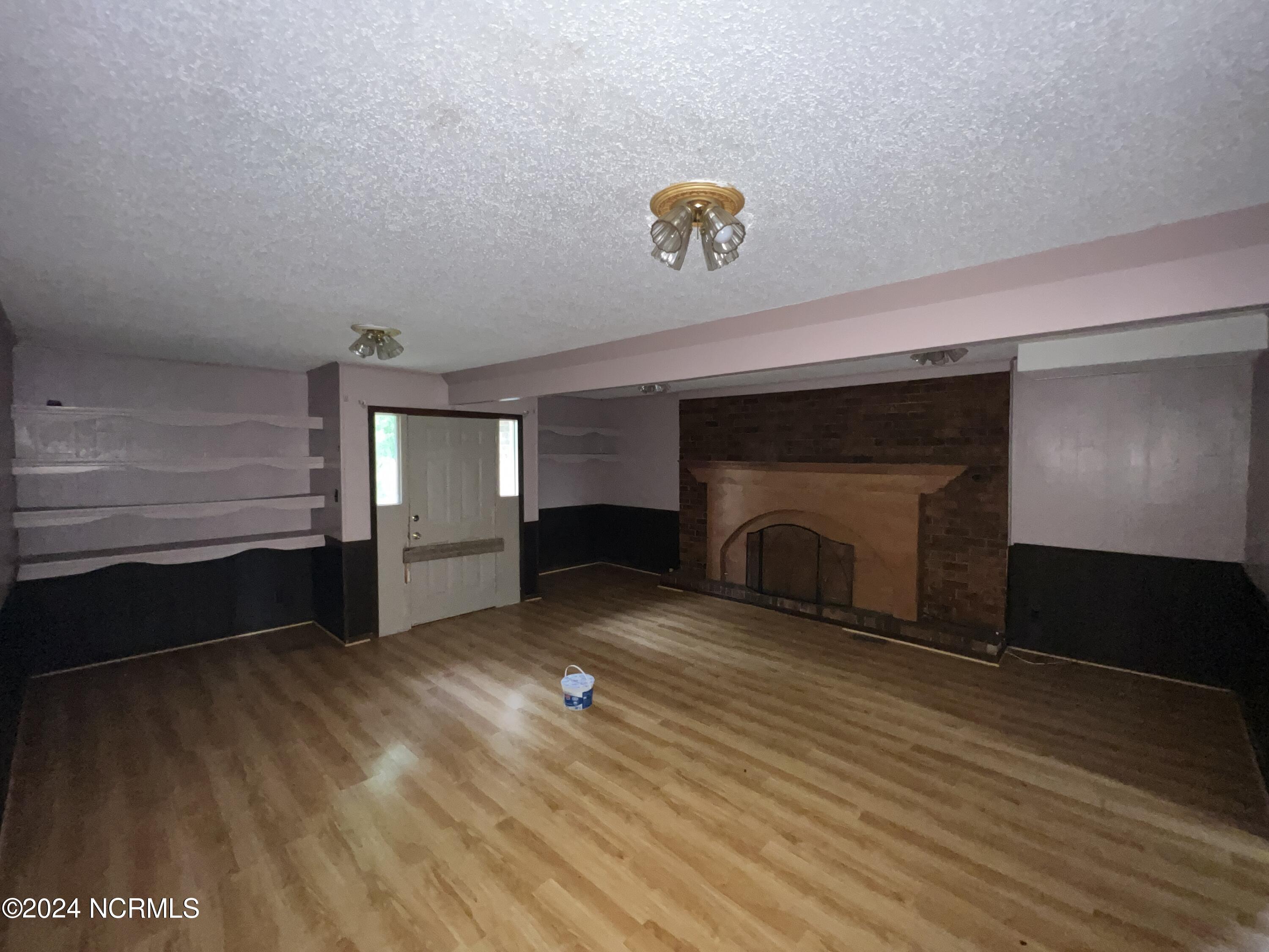 205 E Pinewood Street Property Photo 12