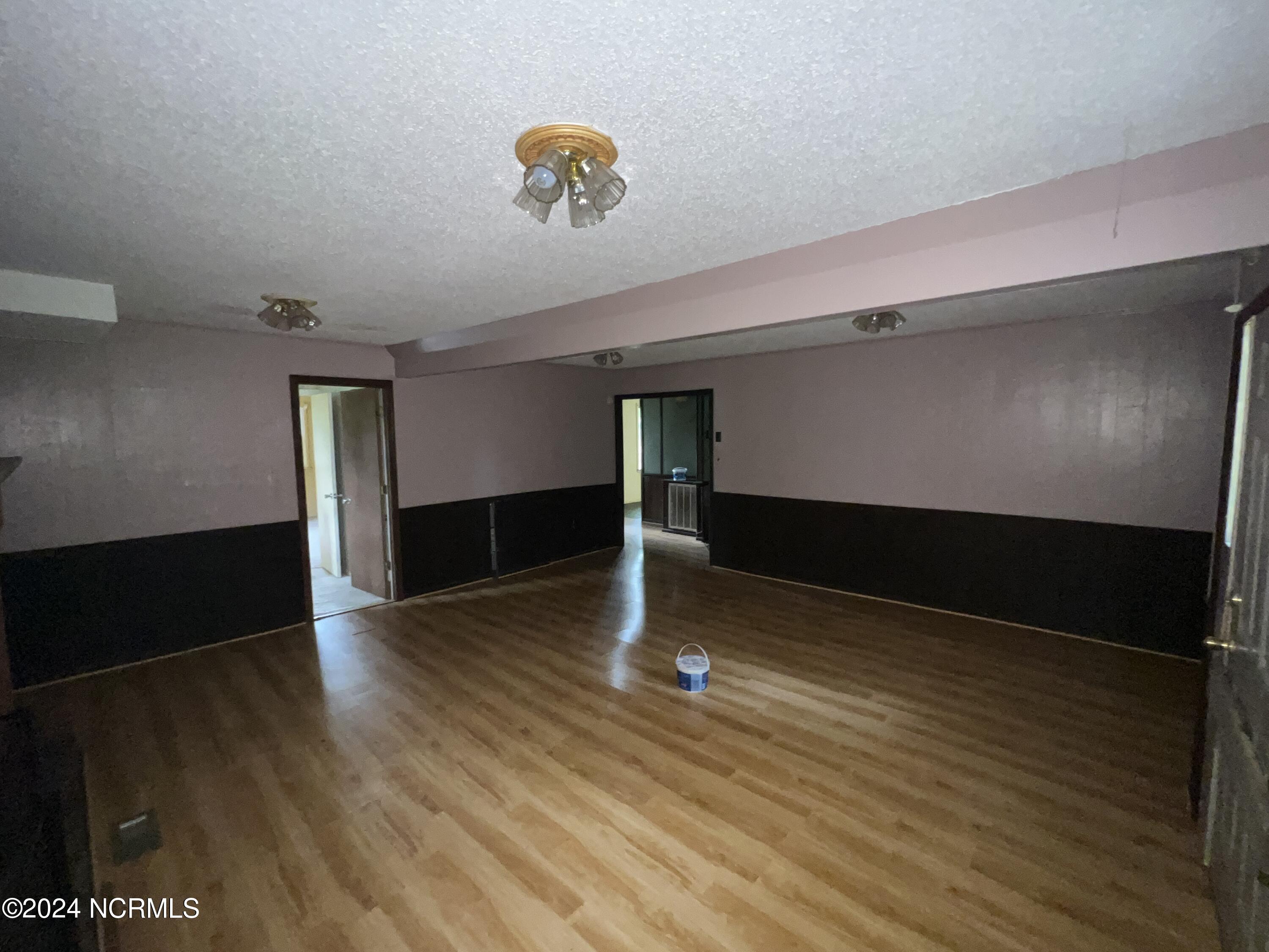 205 E Pinewood Street Property Photo 13