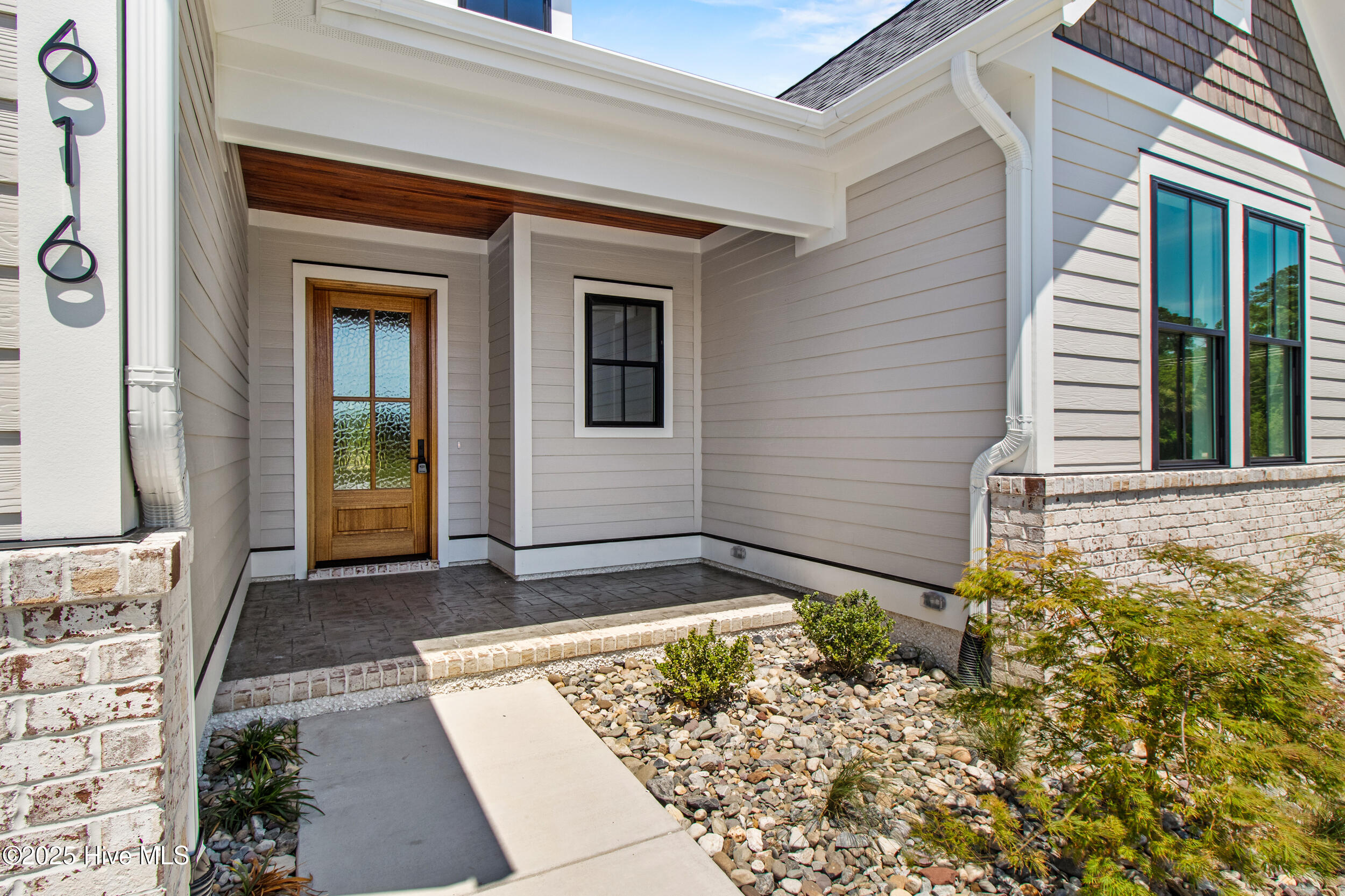 616 Waterstone Drive Property Photo 4