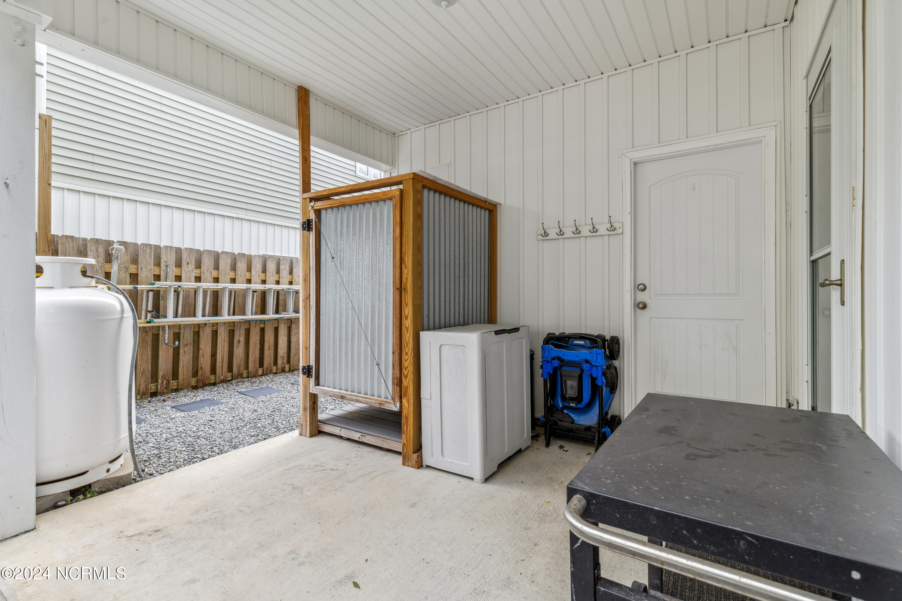 910 Old Dow Road Property Photo 39
