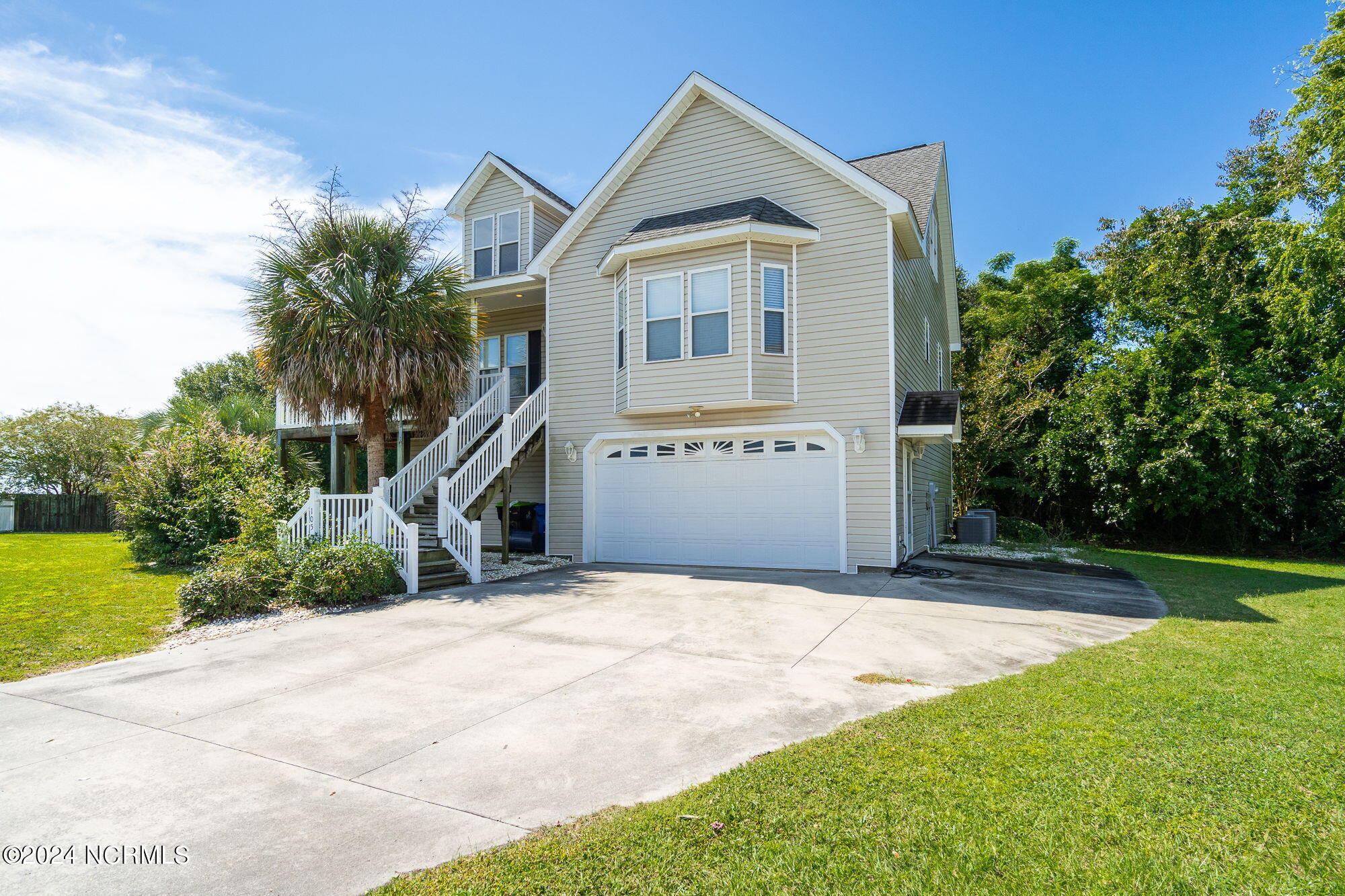 105 Dora Court Property Photo 2