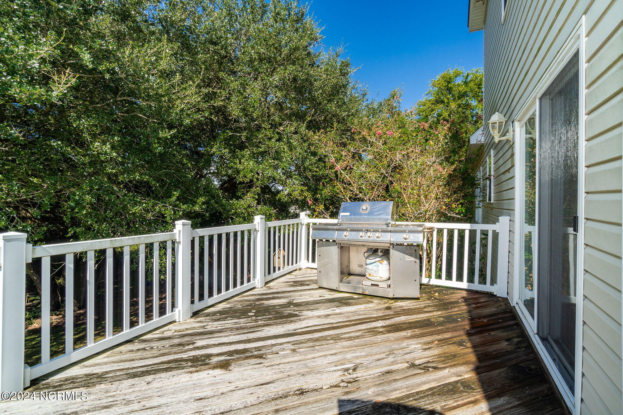 105 Dora Court Property Photo 9