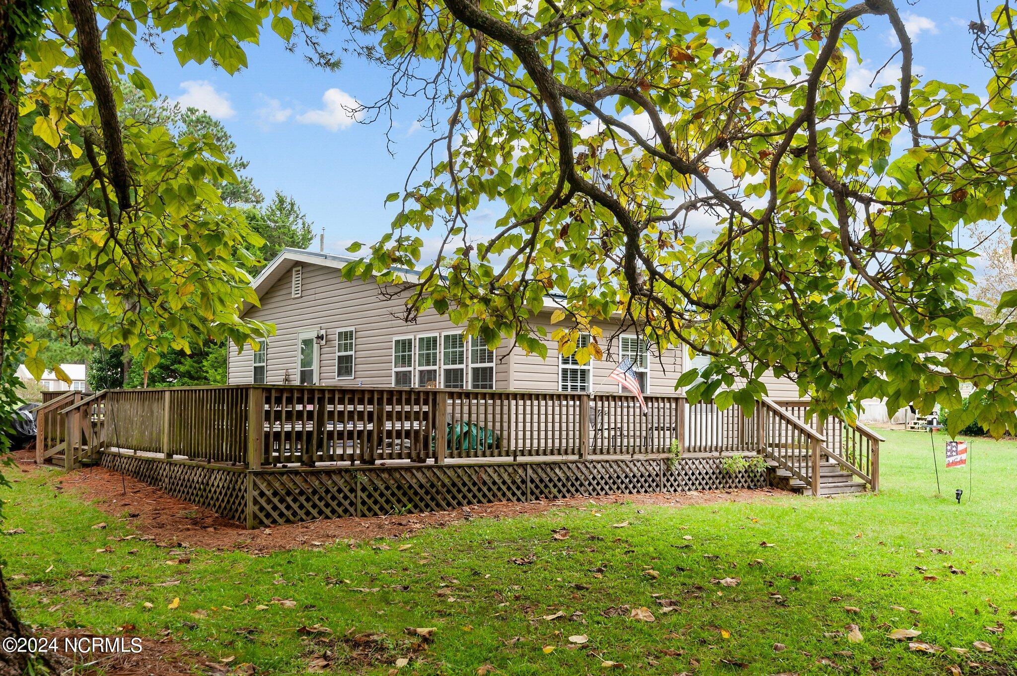 121 Scuppernong Road Property Photo 2