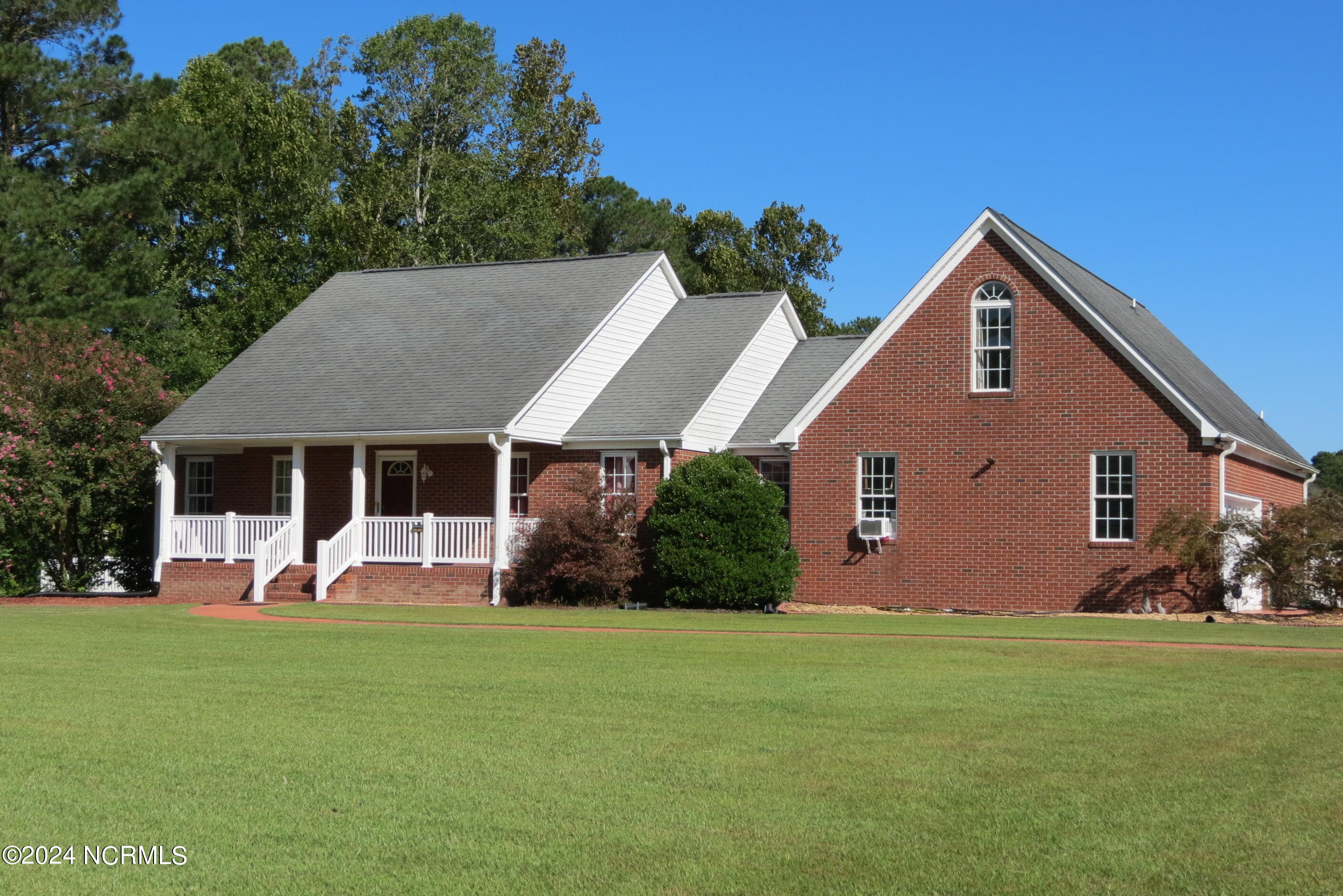 5926 Kershaw Road Property Photo 1