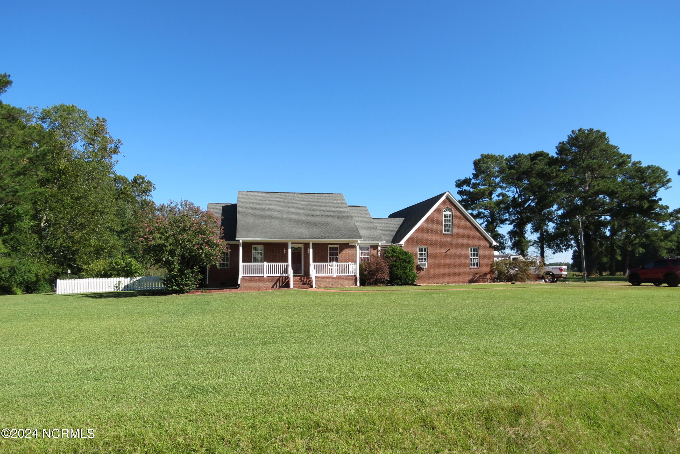 5926 Kershaw Road Property Photo 3