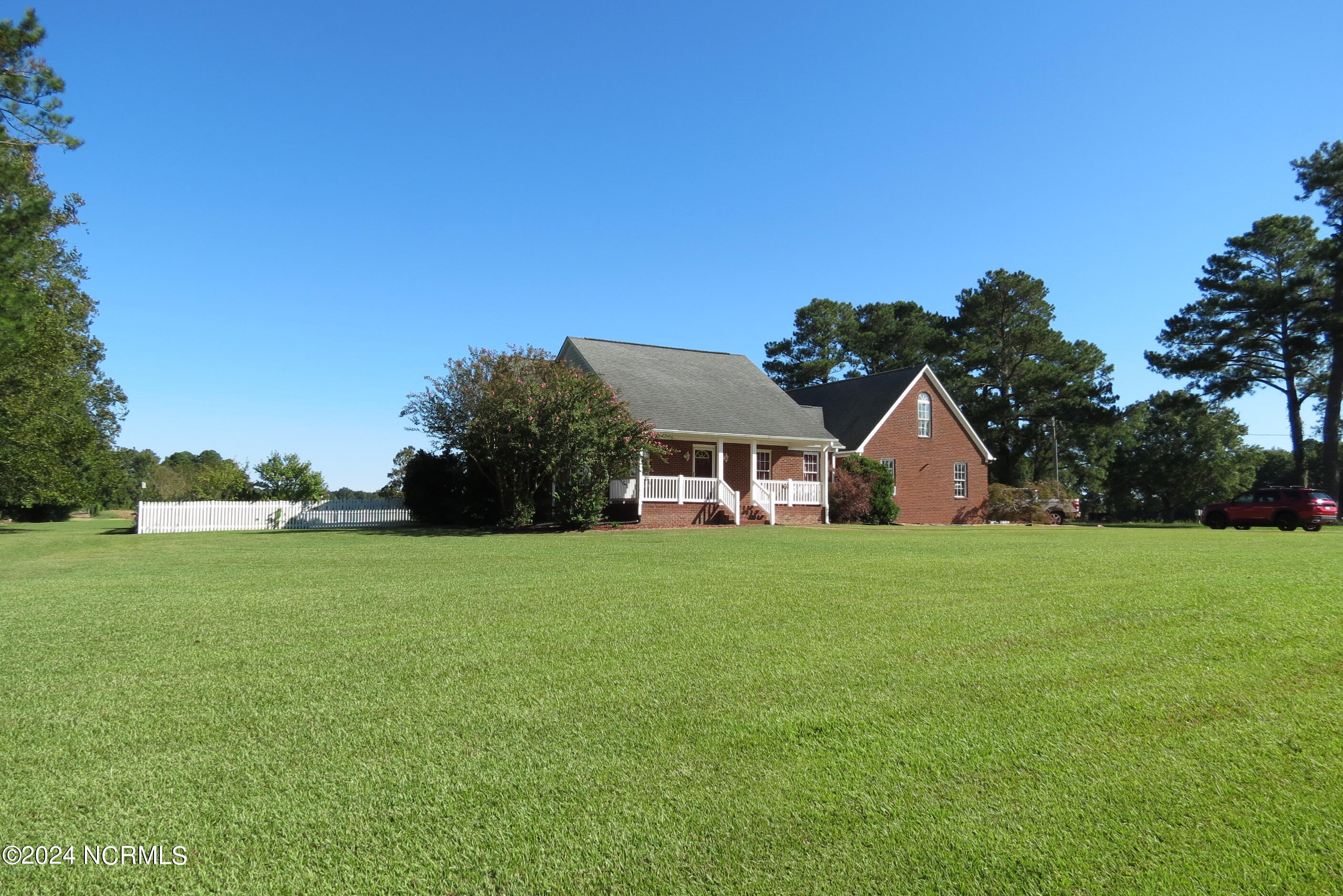 5926 Kershaw Road Property Photo 4