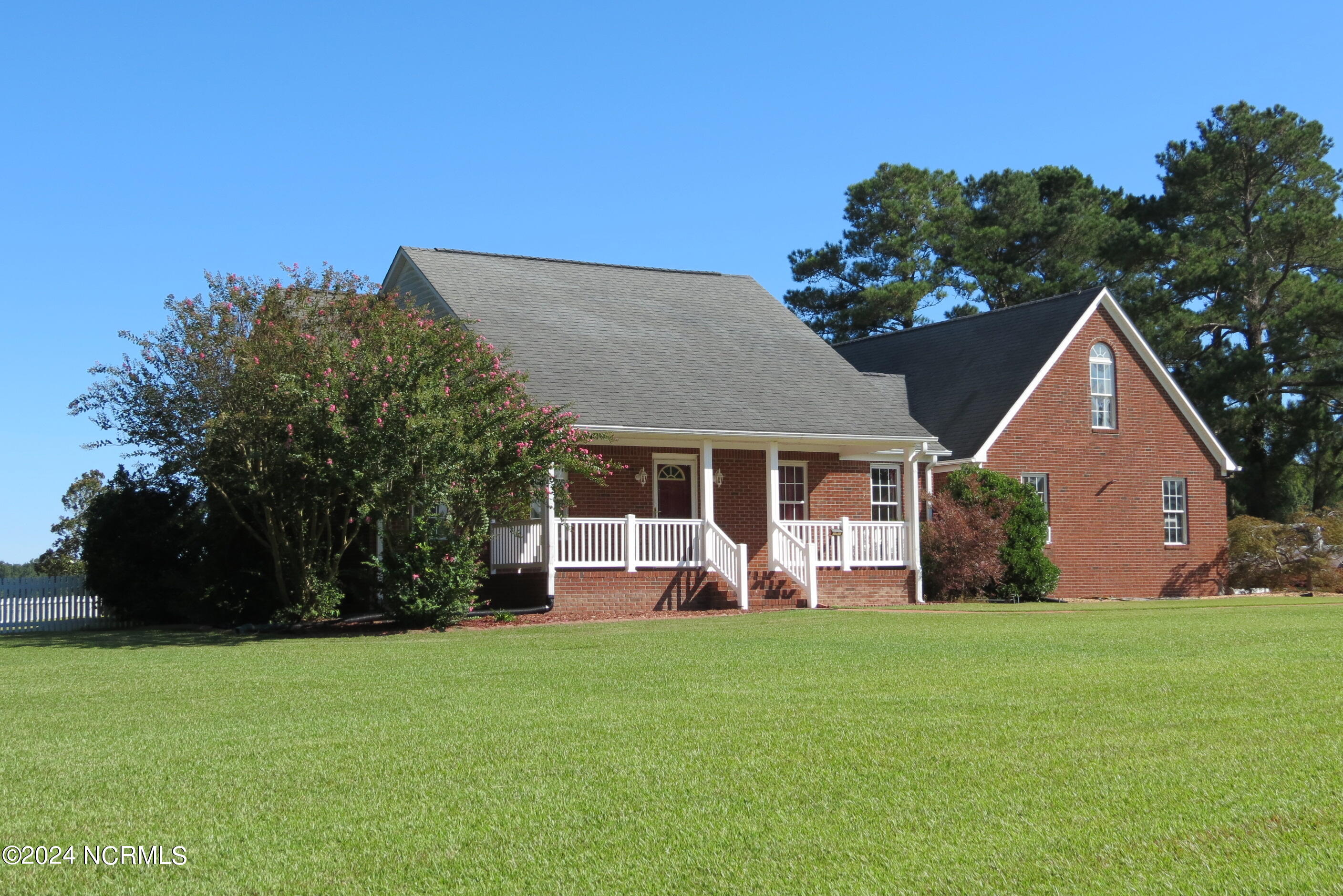 5926 Kershaw Road Property Photo 5