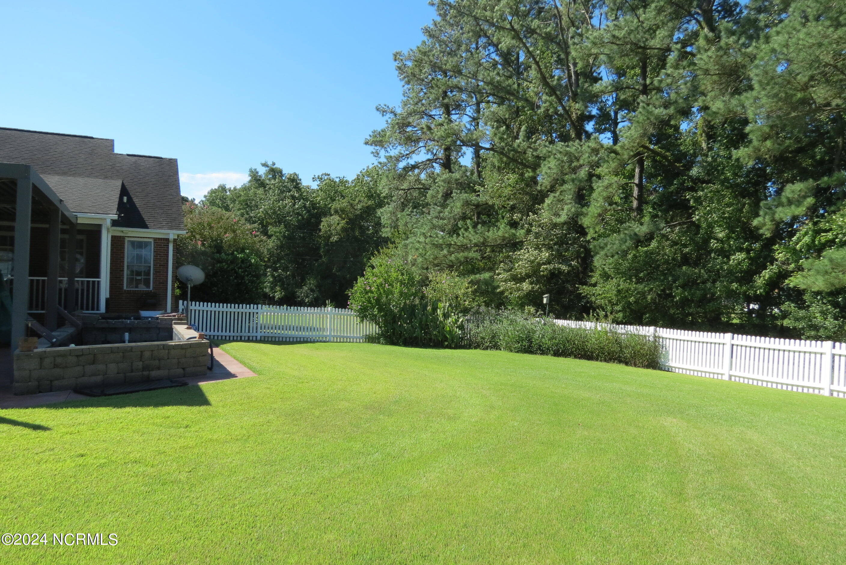 5926 Kershaw Road Property Photo 10